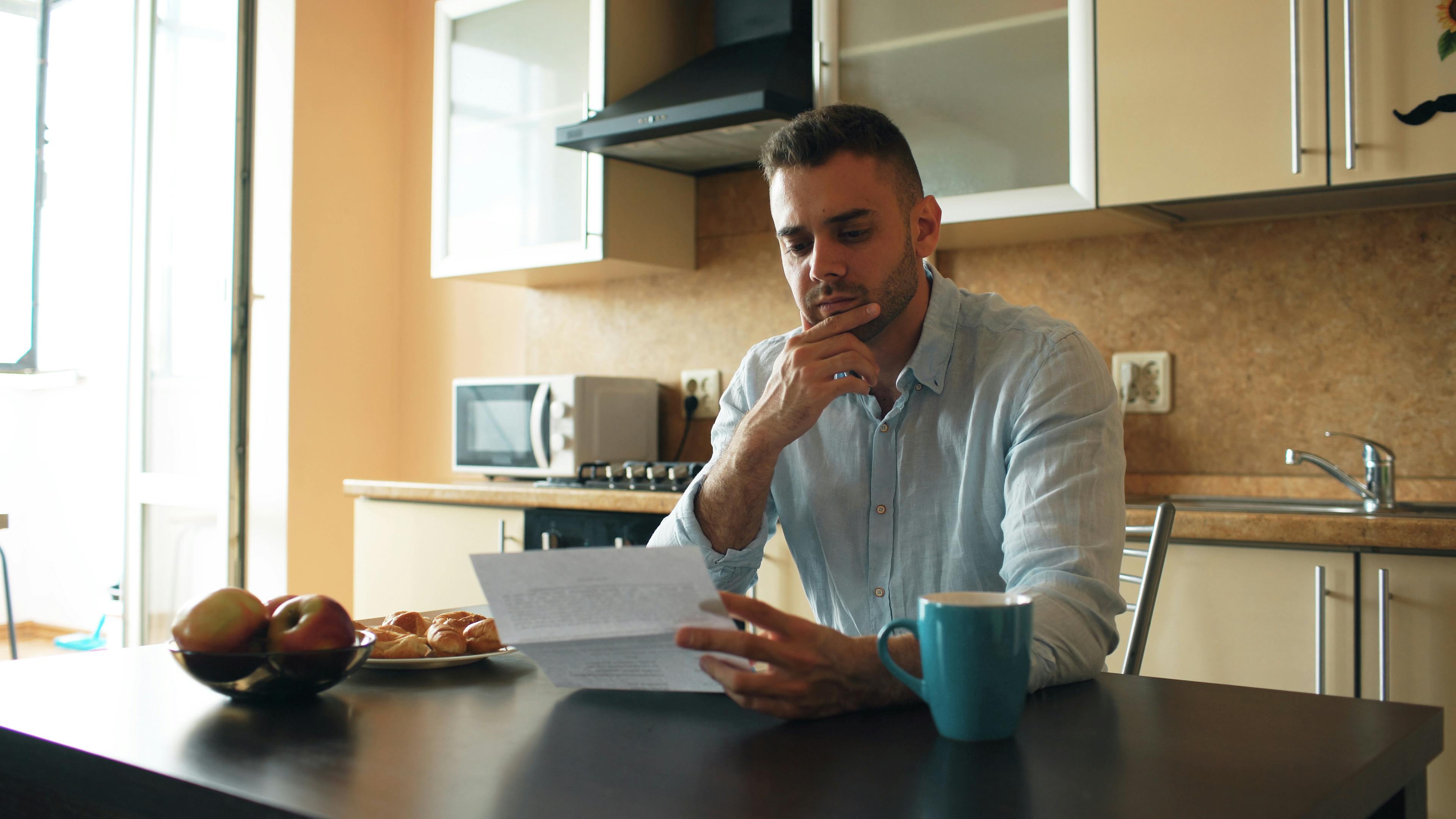 Fixed mortgage rates follow falling oil prices — Photo by Vitaly Gariev on Pexels
