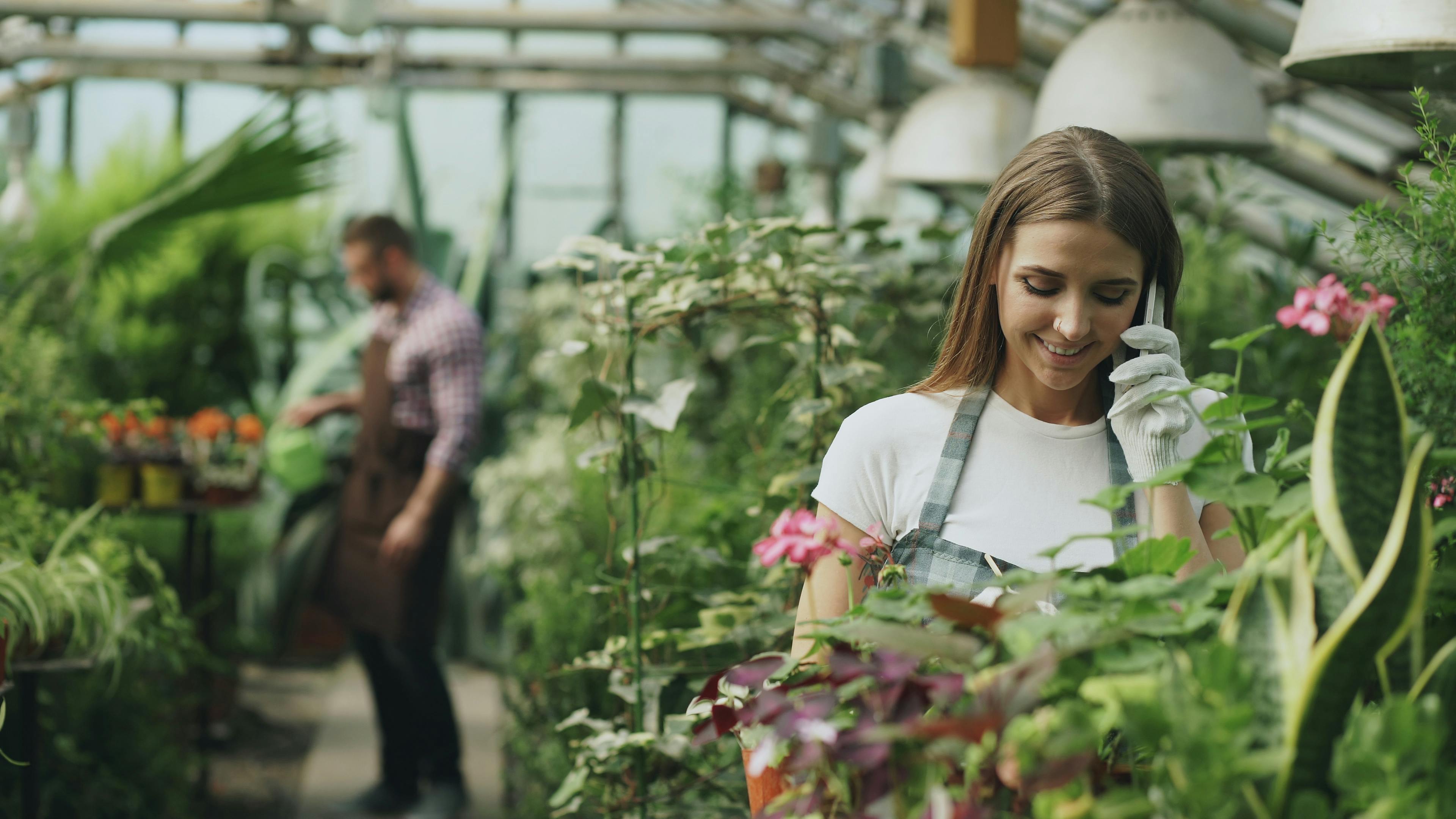 gardening leave meaning — Photo by Vitaly Gariev on Pexels
