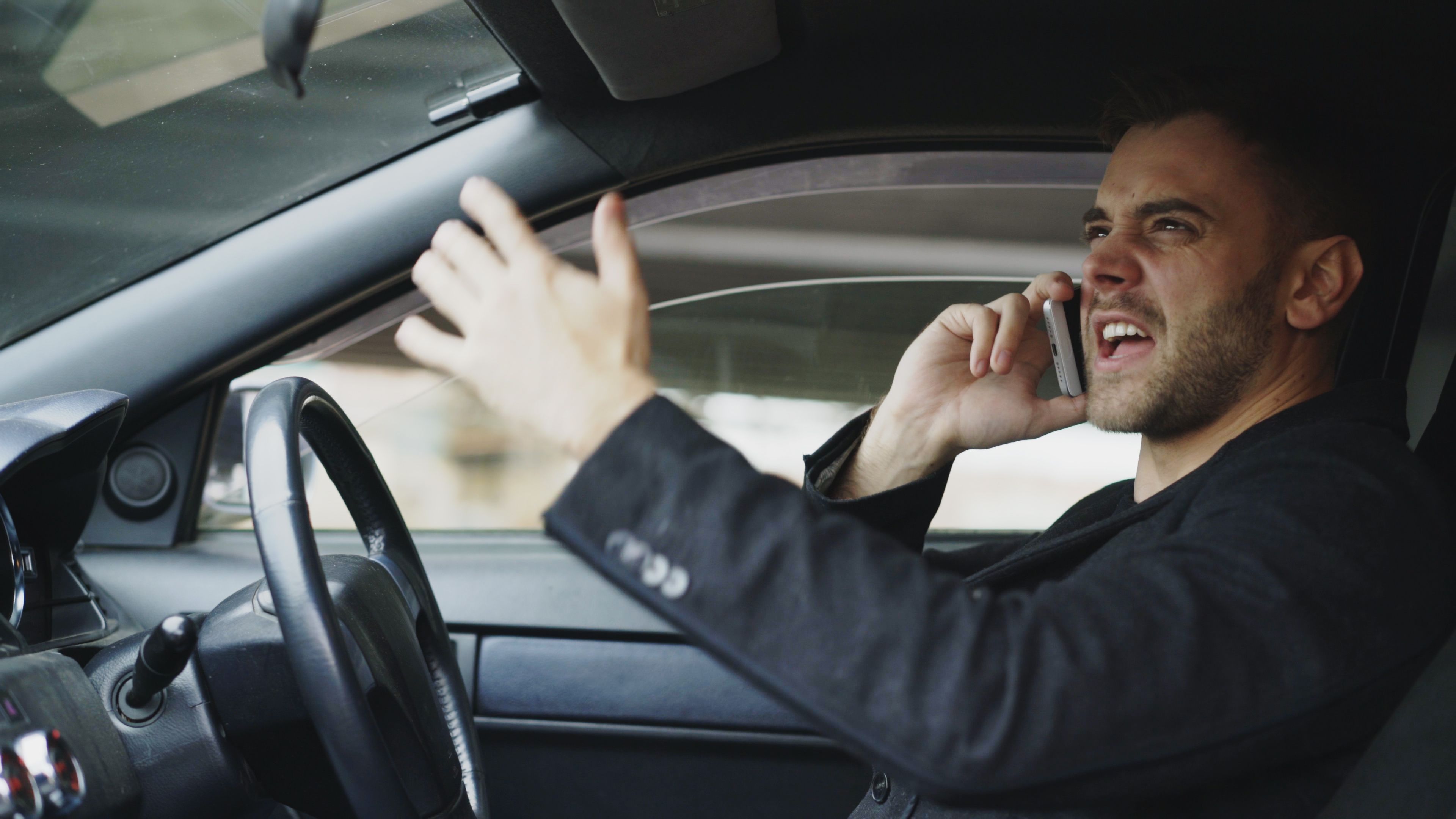 Why distracted driving risks are expanding for commercial trucking fleets — Photo by Vitaly Gariev on Pexels