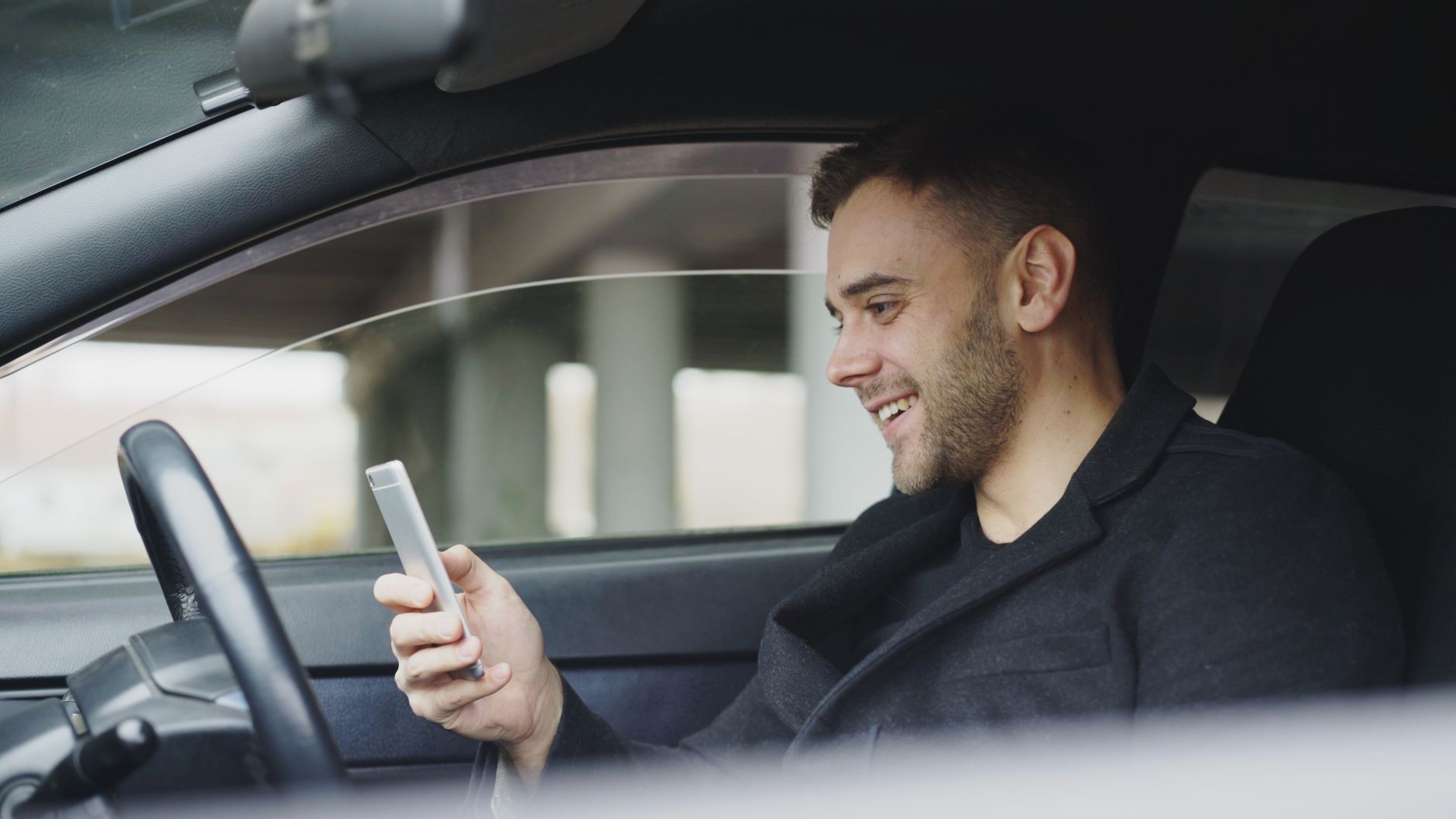 AI pentru Anunțuri Auto: Colectarea Datelor și Prevenirea Greșelilor