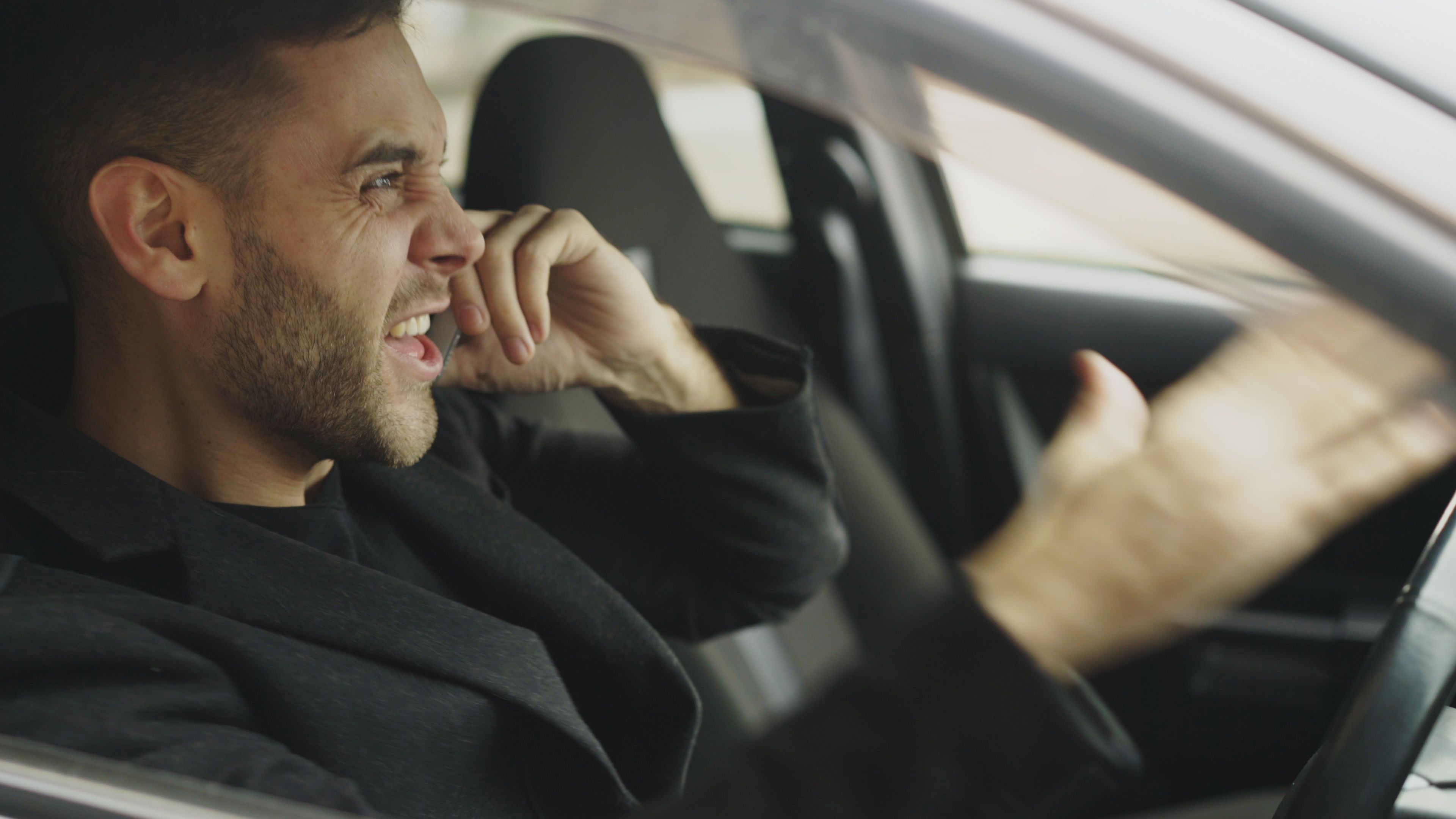 Why distracted driving risks are expanding for commercial trucking fleets — Photo by Vitaly Gariev on Pexels