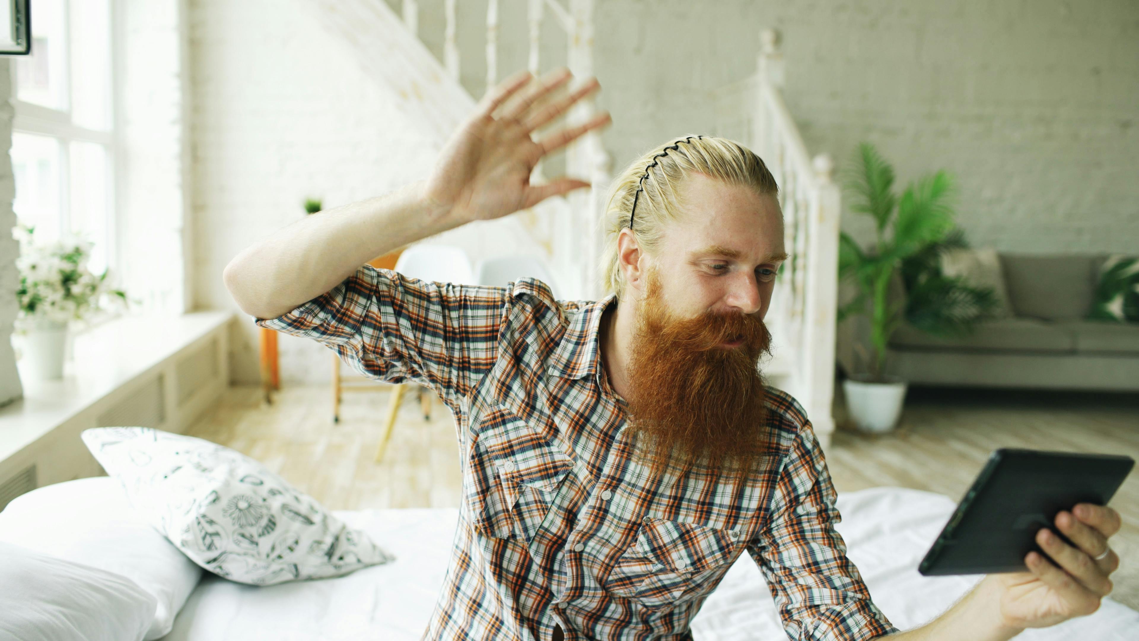Say bye to doomscrolling, experts say these grandma hobbies and crafts are trending — Photo by Vitaly Gariev on Pexels