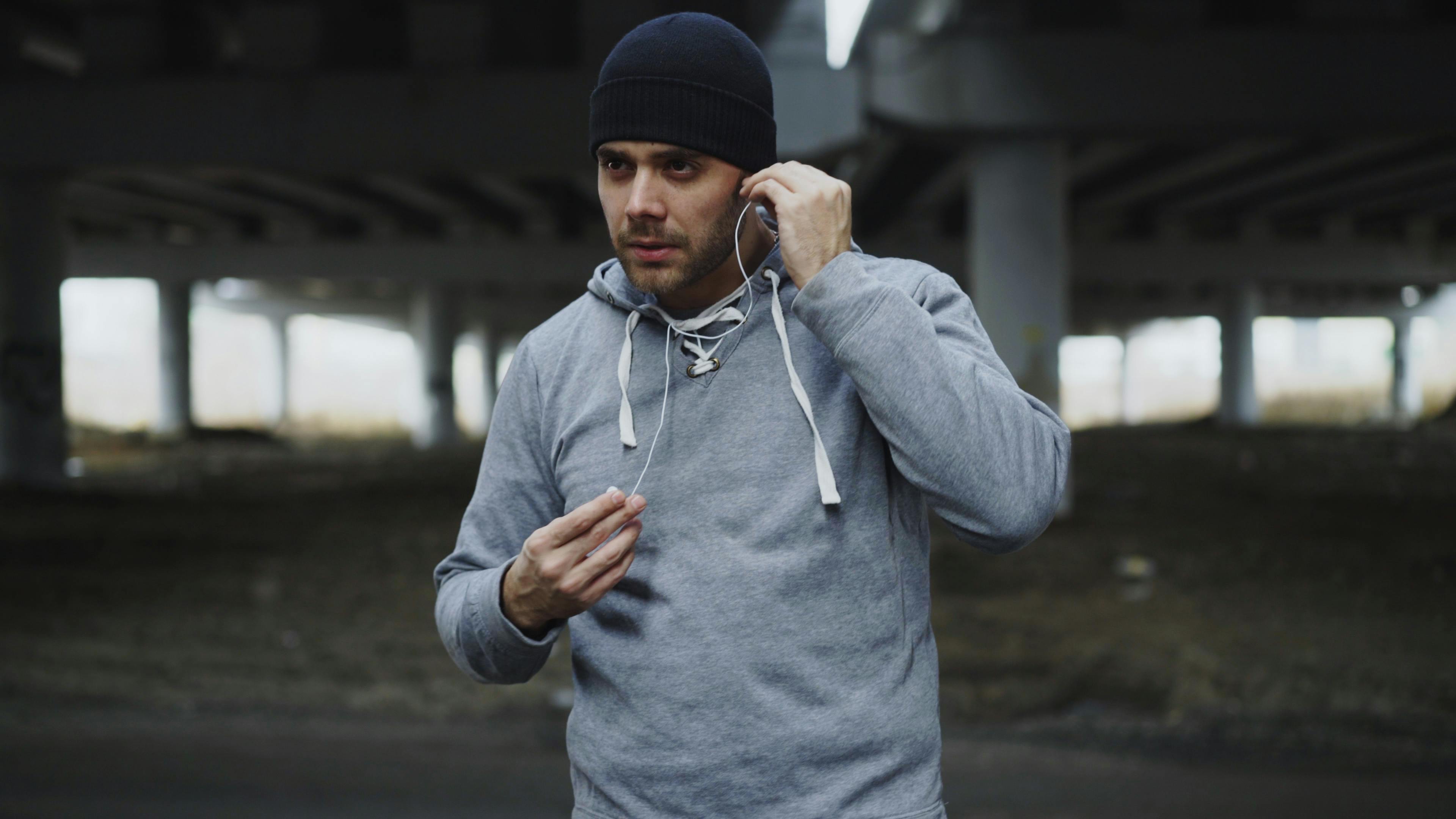 Justin Wolfers, Cable’s Favorite Economist, Joins the Creator Economy — Photo by Vitaly Gariev on Pexels
