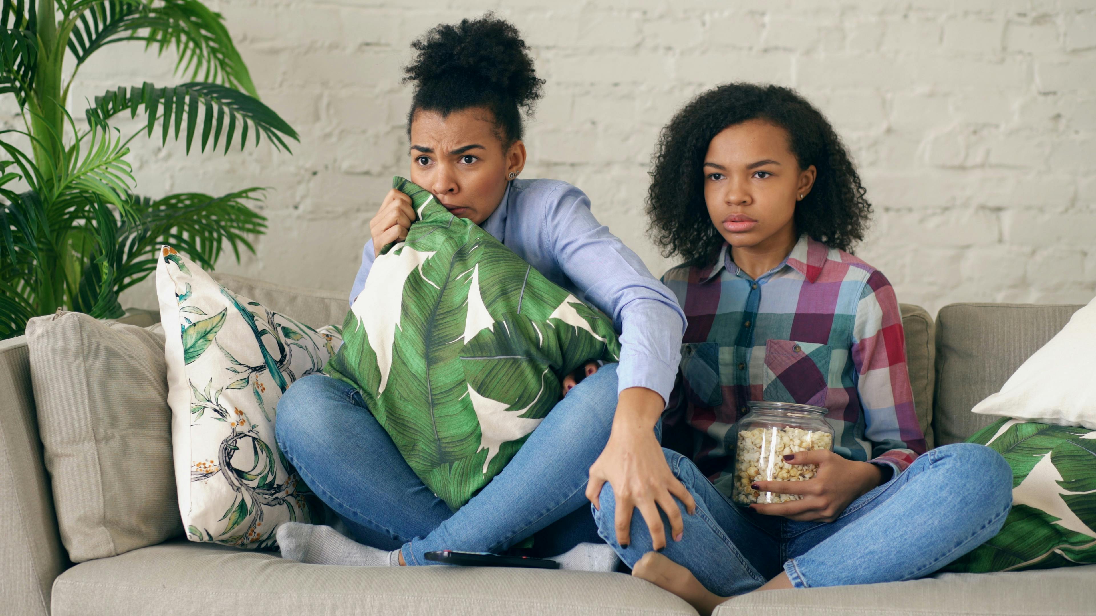Netflix quietly drops Warner Bros. Discovery cable channels in sale — Photo by Vitaly Gariev on Pexels