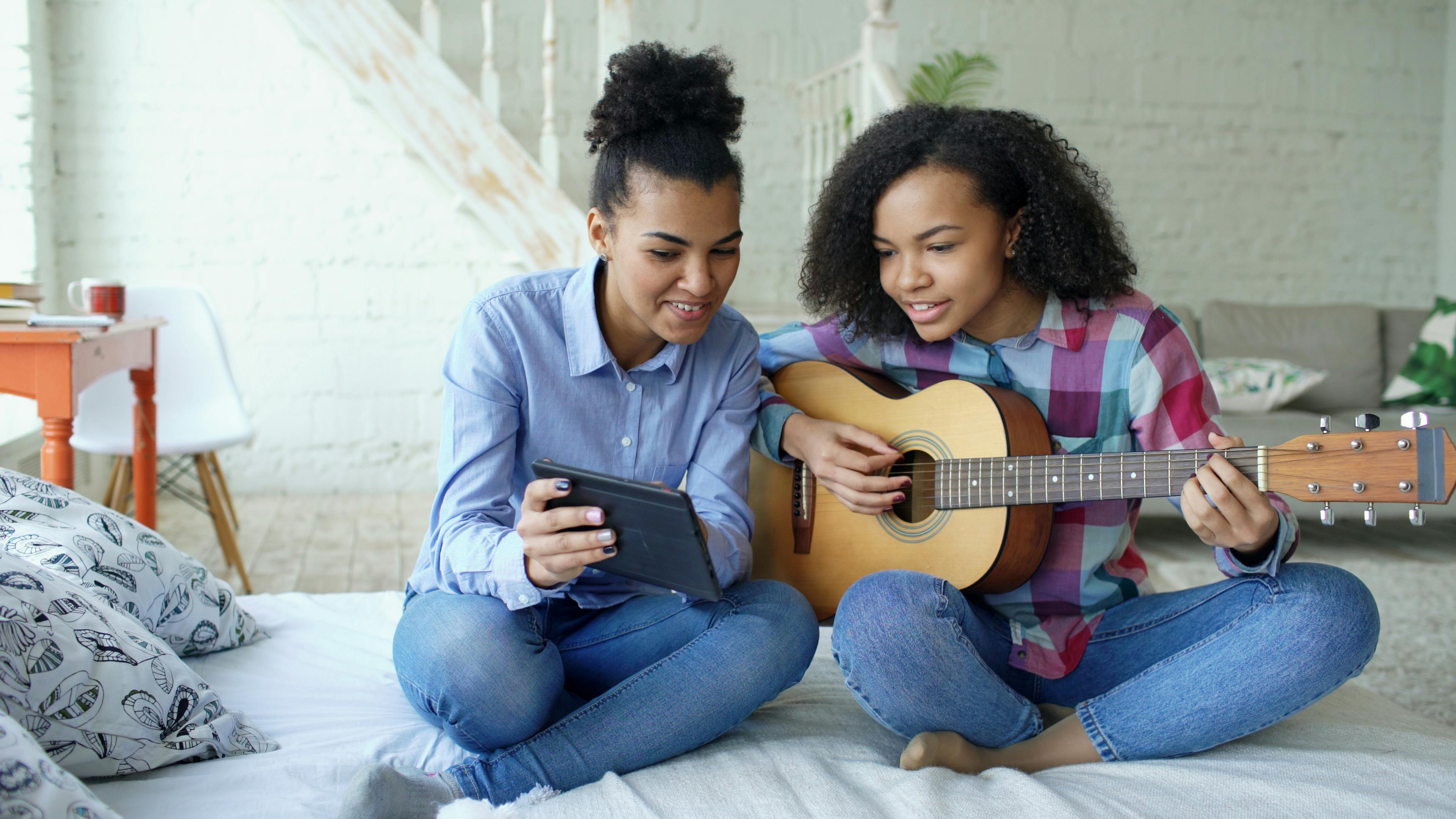 Why Cross-Platform Play Is Crucial for Online Gaming Communities — Photo by Vitaly Gariev on Pexels