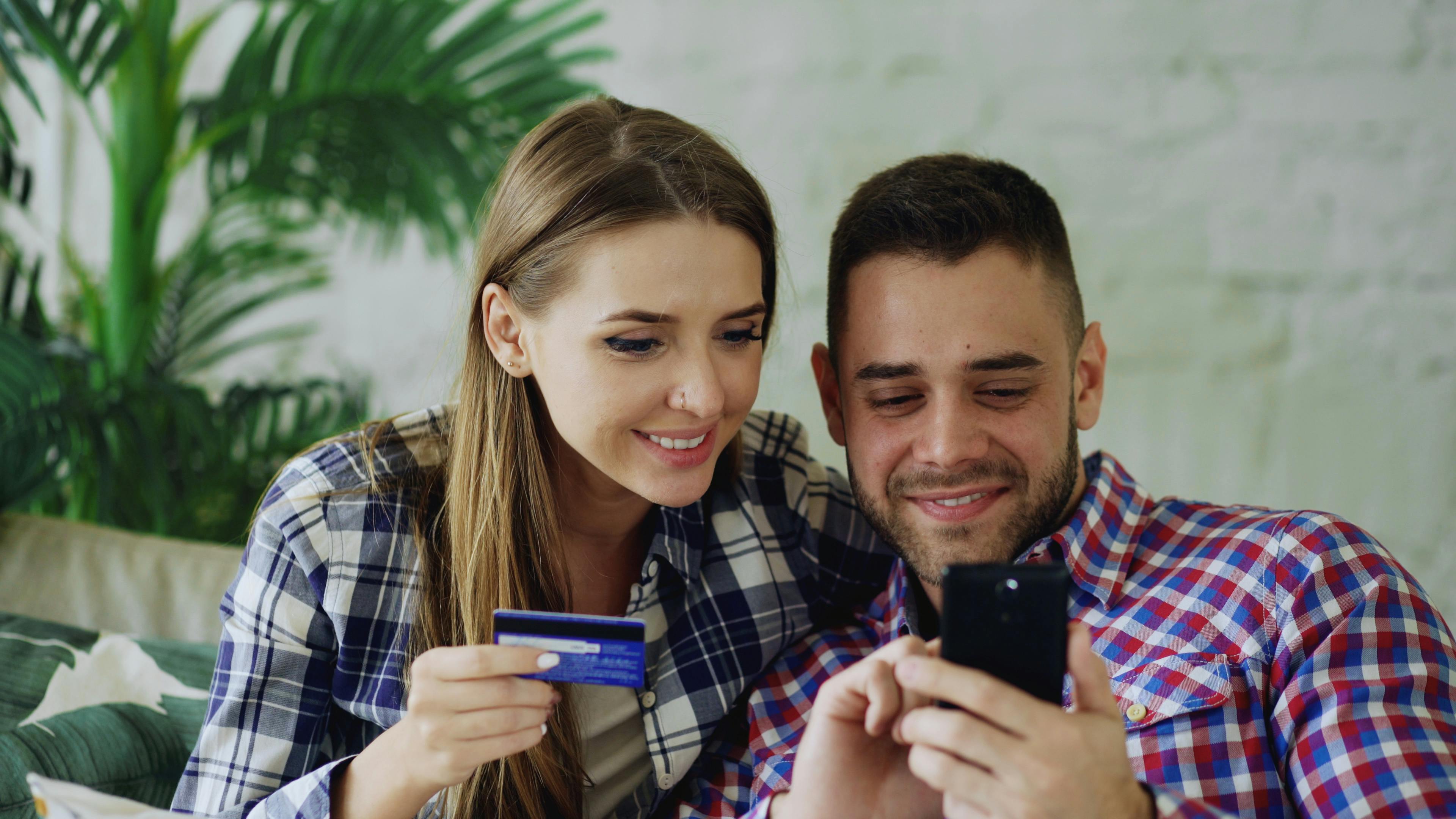 April Credit Card and Loyalty Program Transfer Bonuses [Up to 100%!] — Photo by Vitaly Gariev on Pexels