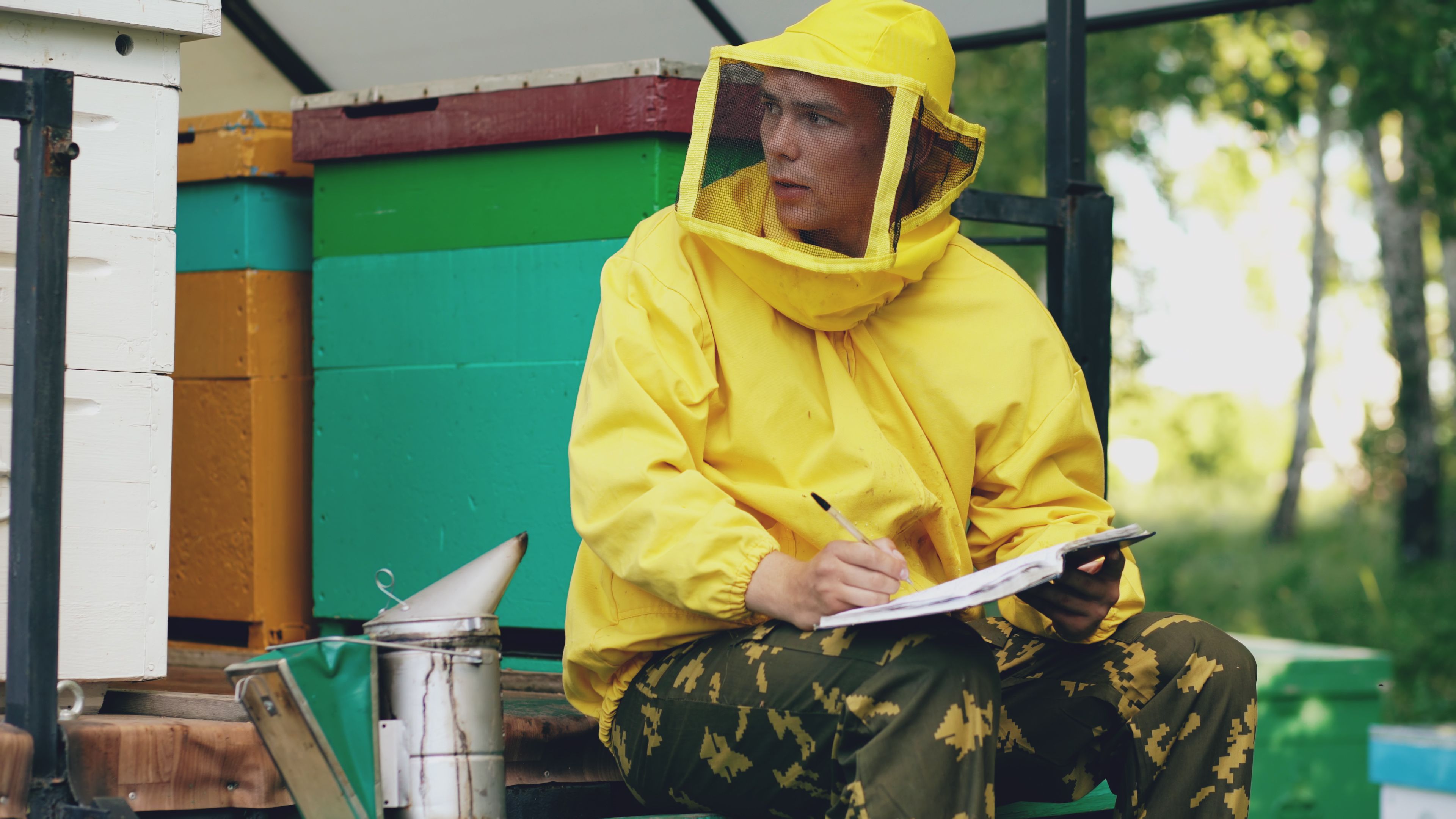 Insect-repellent pants for tropical regions