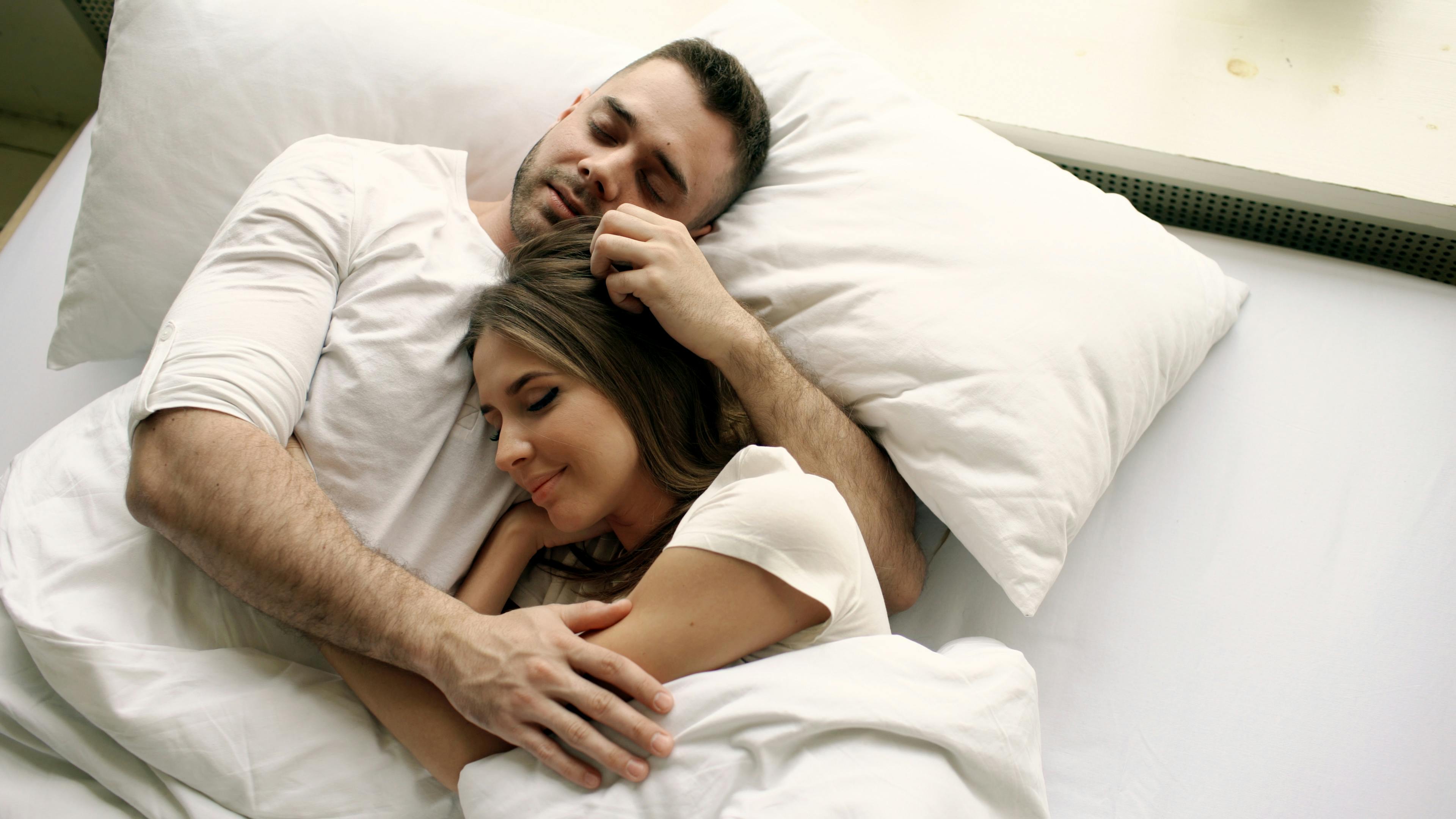 Regular sleep schedule may improve recovery from heart failure, study finds — Photo by Vitaly Gariev on Pexels
