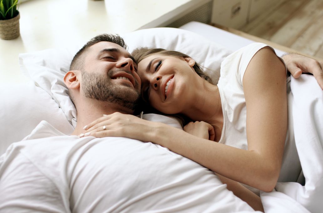 Online dating: starting a conversation on a niche platform