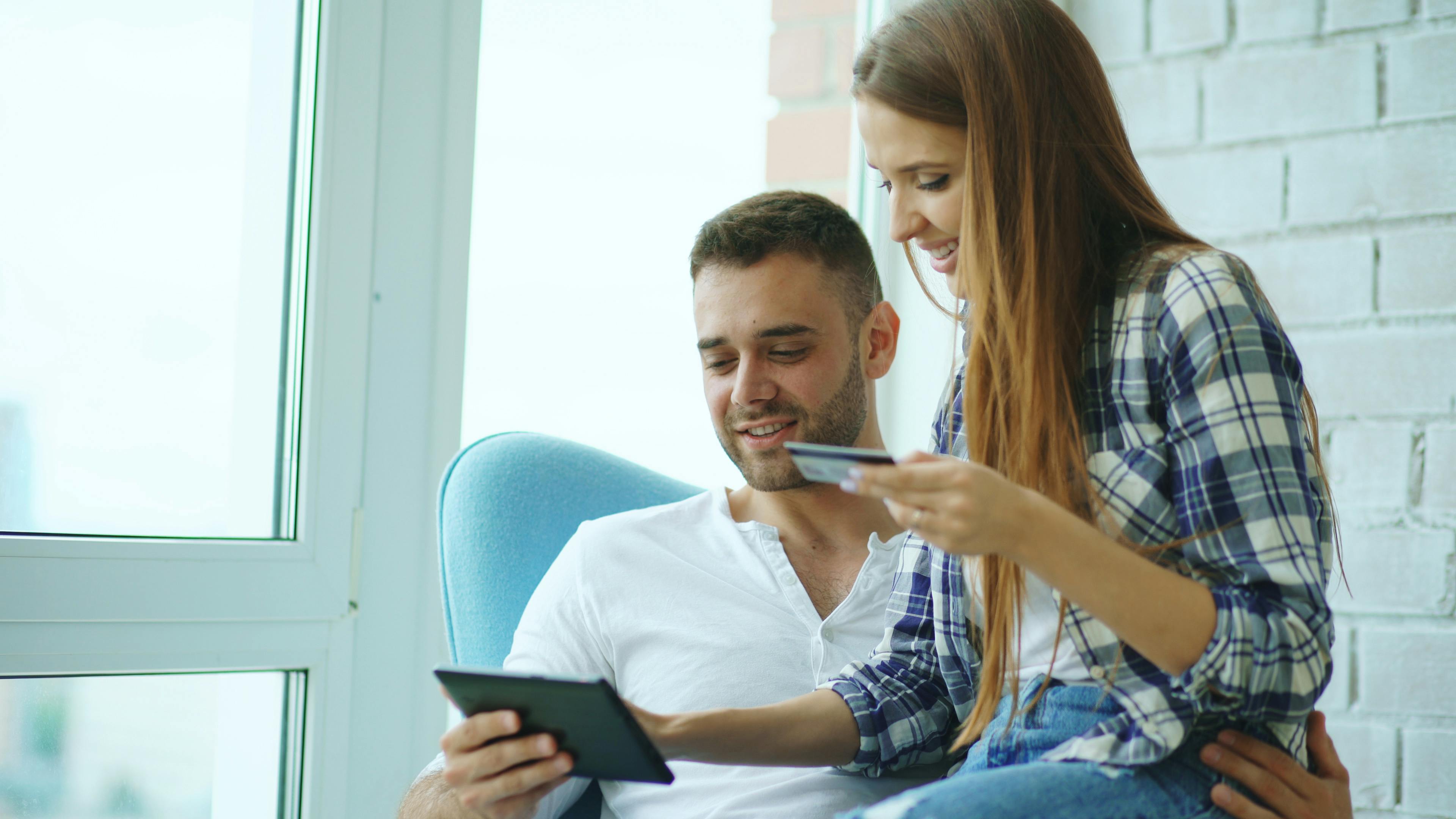 13 Best Cash Back Credit Cards of May 2026 — Photo by Vitaly Gariev on Pexels