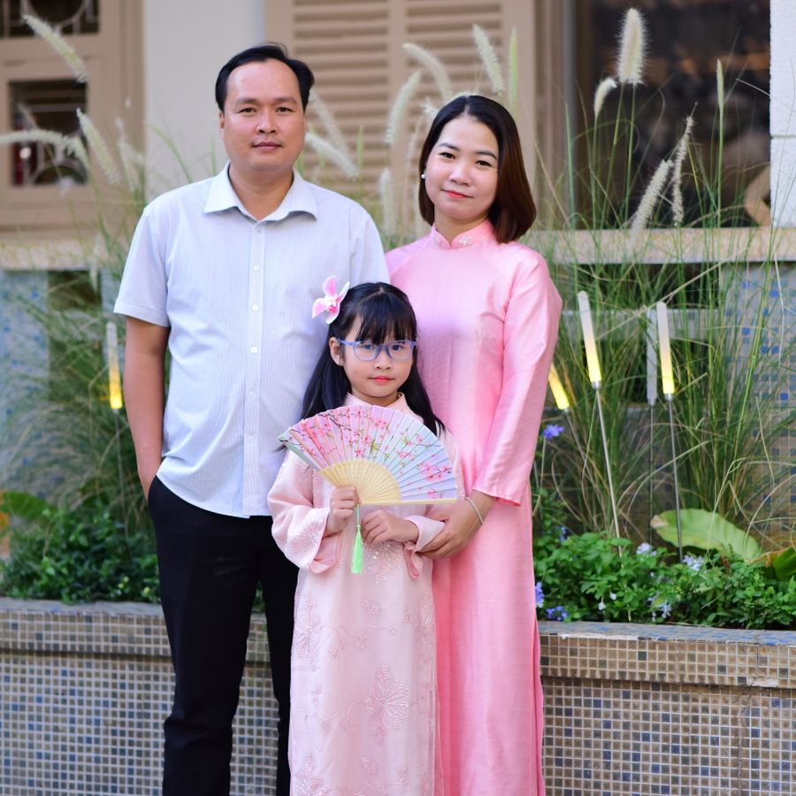 Gia Đình Áo Dài góc 1