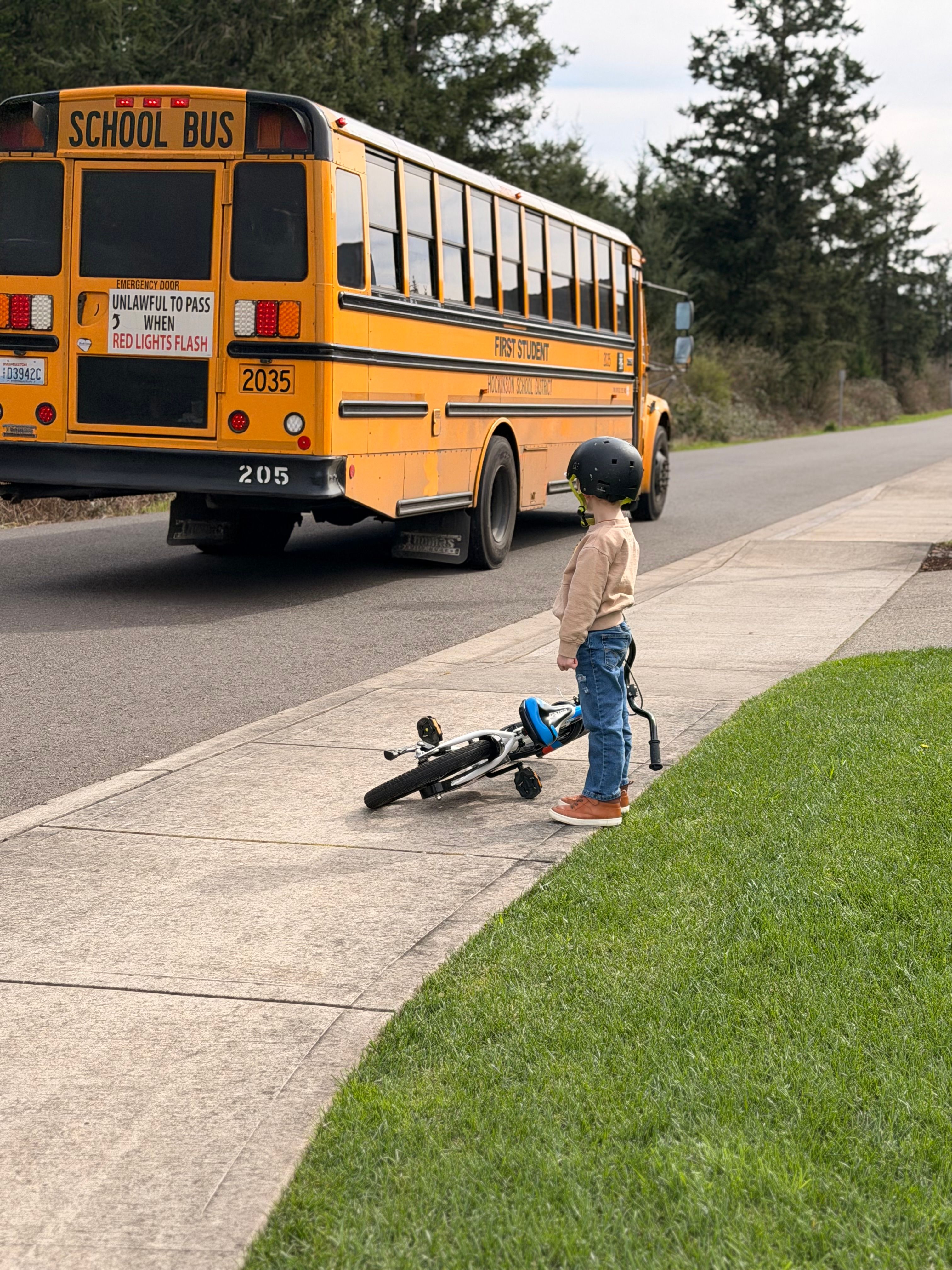 Boy Running For Bus Photos, Download The BEST Free Boy Running For Bus ...
