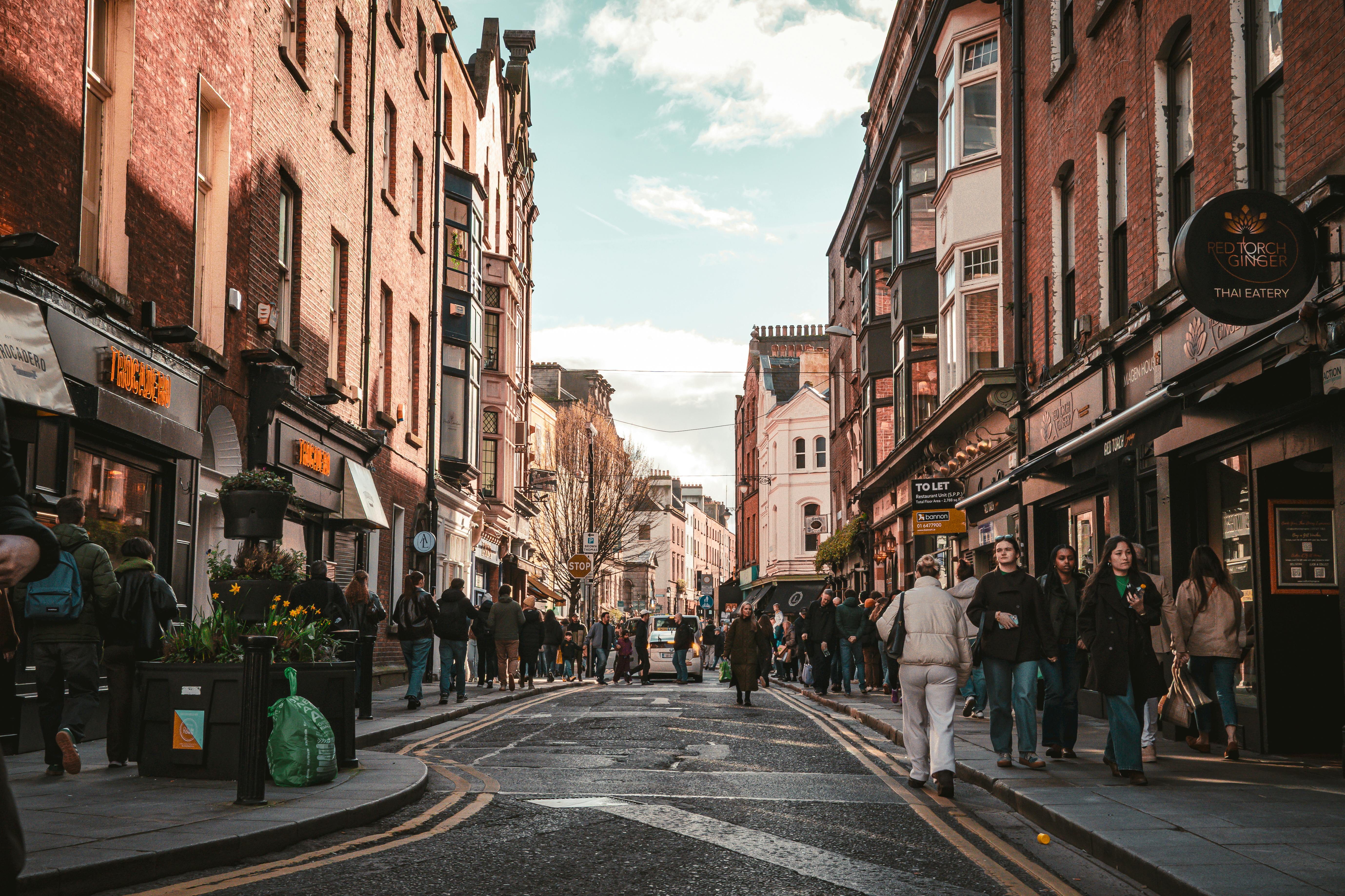 15 Irish travel experts to follow on Instagram for cheap flights, budget breaks and last-minute deals — Photo by Gonzalo Face