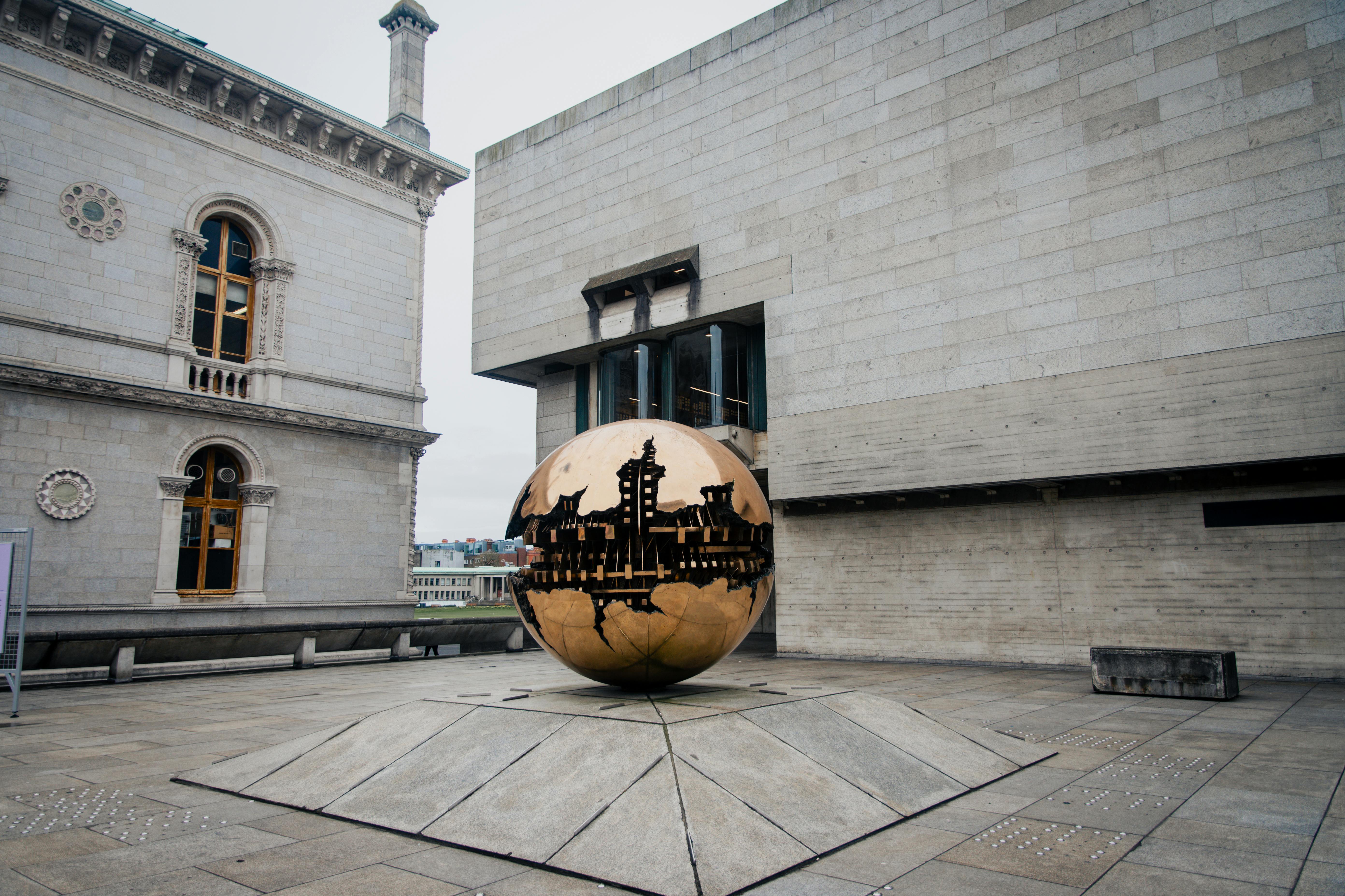 Norway's central bank raises interest rates to curb inflation; European stocks end lower — Photo by Gonzalo Facello on Pexels