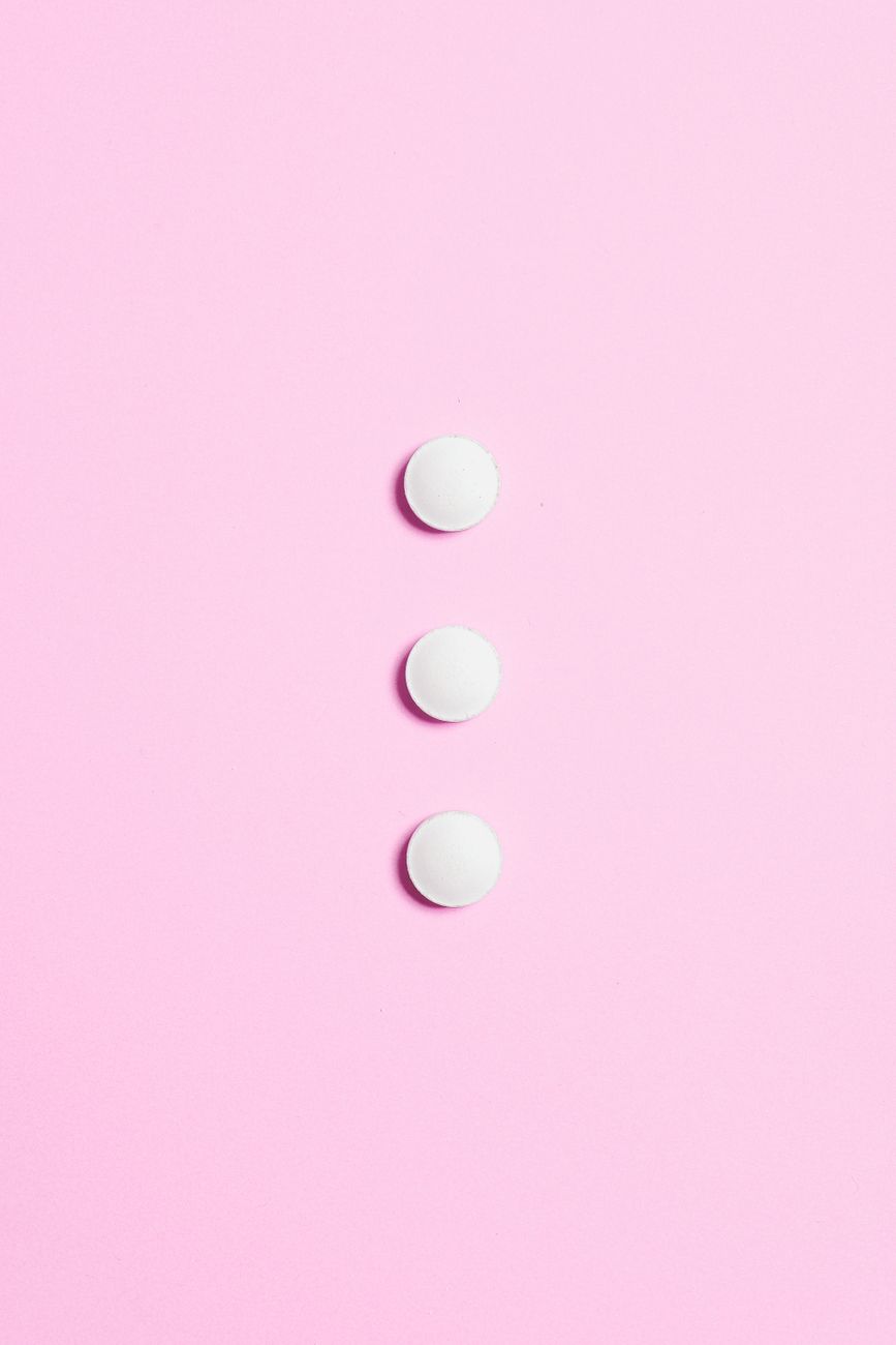 Mélatonine : quel dosage prendre et à quelle heure pour mieux dormir sans somnolence le lendemain - illustration