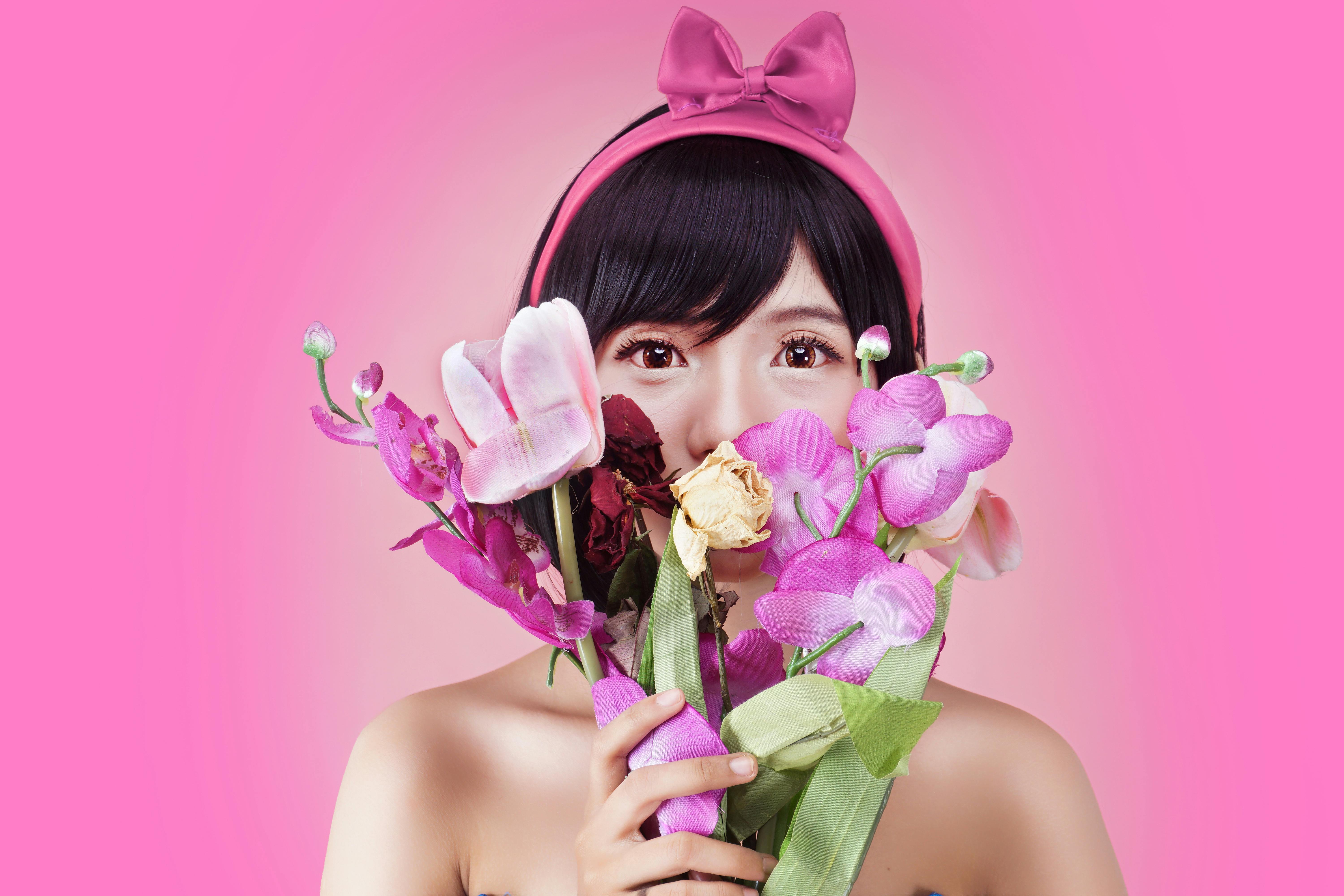 The once-low-key anime and manga subculture is now embracing a "painful lifestyle". — Photo by Hendy Wicaksono on Pexels