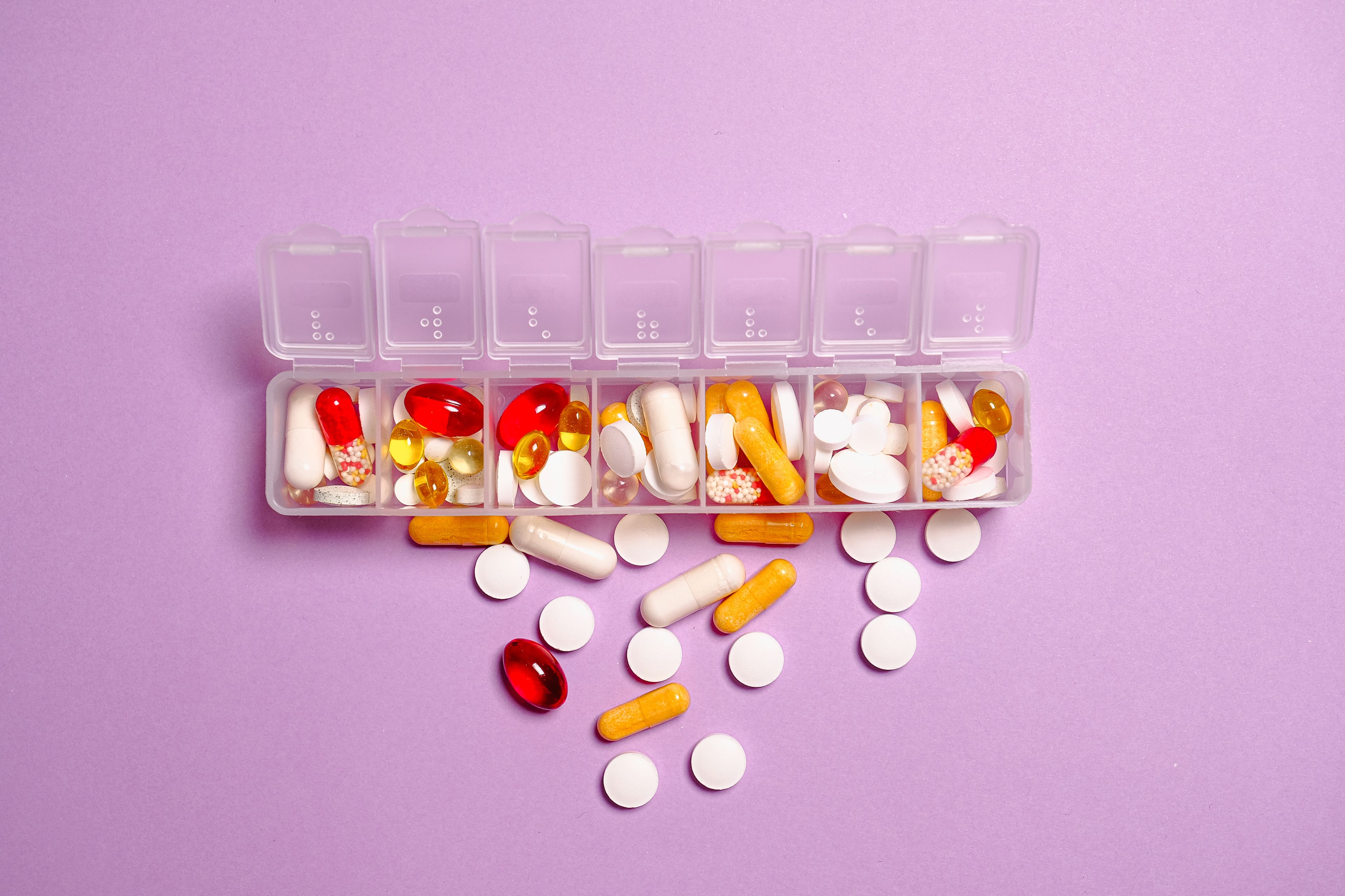 Assorted capsules and tablets, unretouched