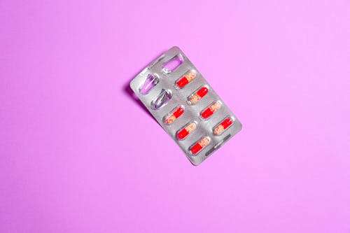 Seven Red Medicine Capsule Op Silver Pack