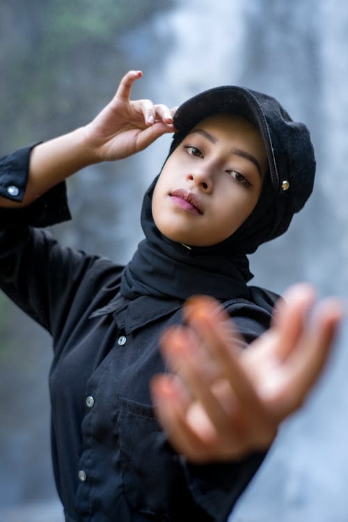 Free Woman Wearing Black Long Sleeve and Black Hat Stock Photo