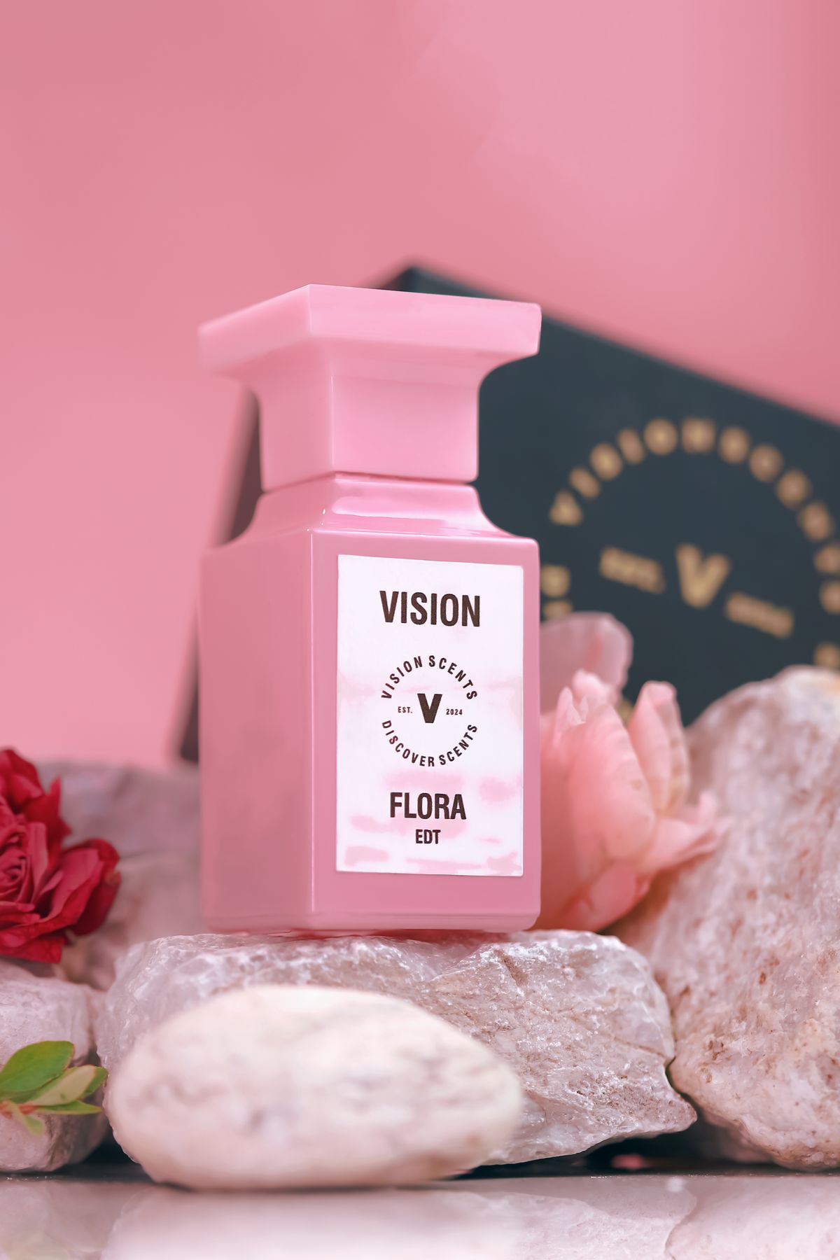 Foto asli botol parfum dengan aksen pink Muse Noir