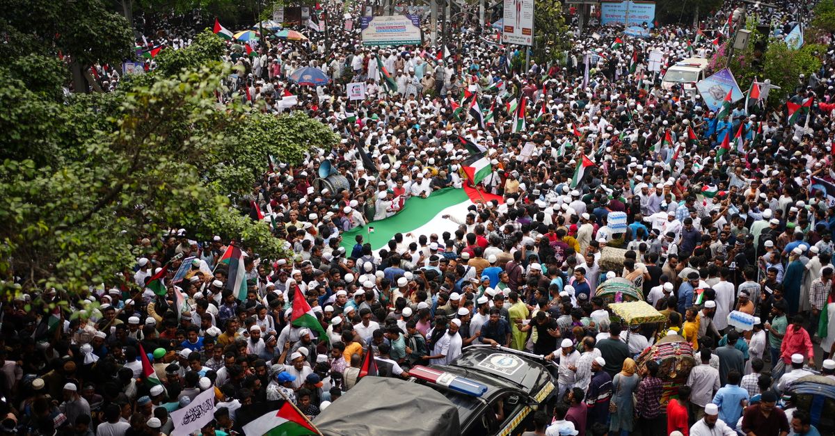 Farmers' Rally in Mumbai: Delegation Meets Ministers Over Demands