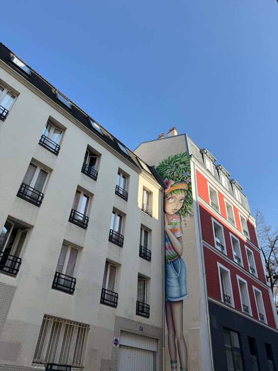 Vibrant Street Art on Parisian Building · Free Stock Photo