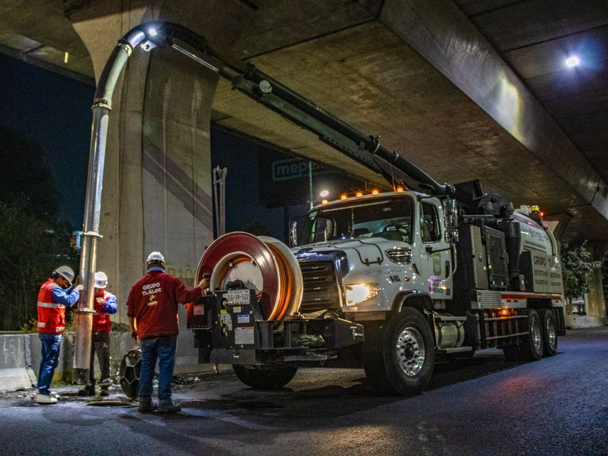 high-powered vacuum collection system used for residential air duct cleaning - why equipment matters for duct cleaning high-powered vacuum collection system used for residential air duct cleaning - why equipment matters for duct cleaning