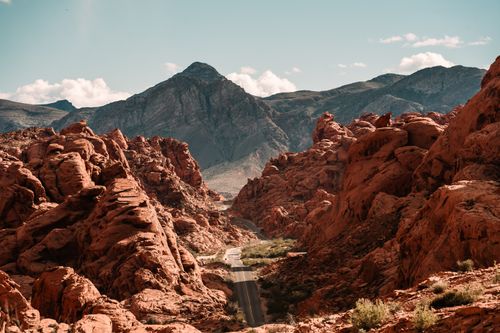 Free Discover the stunning red rock formations and desert landscape in Moapa Valley, Nevada. Stock Photo