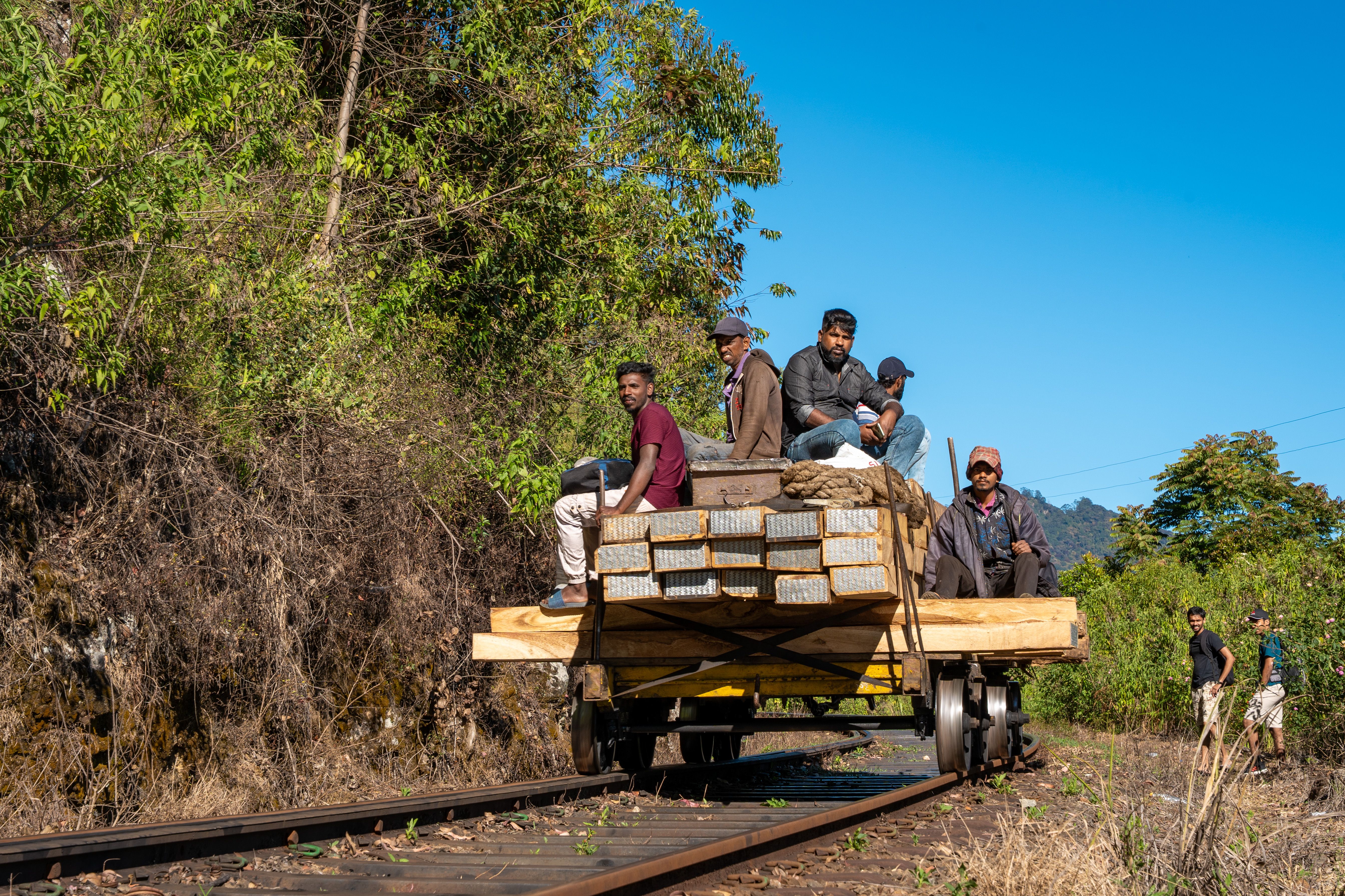 How to Experience Sri Lanka Like a Local: Tips from Your Chauffeur-Guide