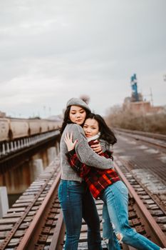 Newlyweds Posing For Photoshoot On Railway Bridge Escape With Serious Injuries As They Jump 90 Feet To Escape Oncoming Train VIDEO