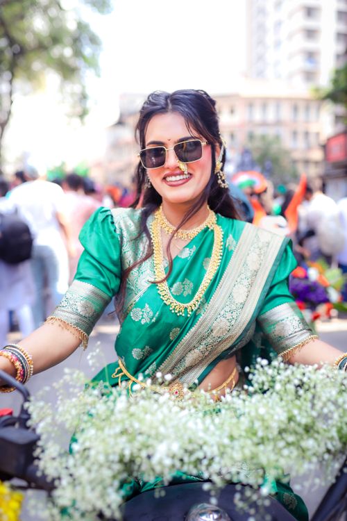 Colorful Mumbai Street Festival Woman in Saree · Free Stock Photo