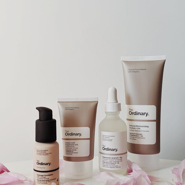 Product Sample - White body lotion tube