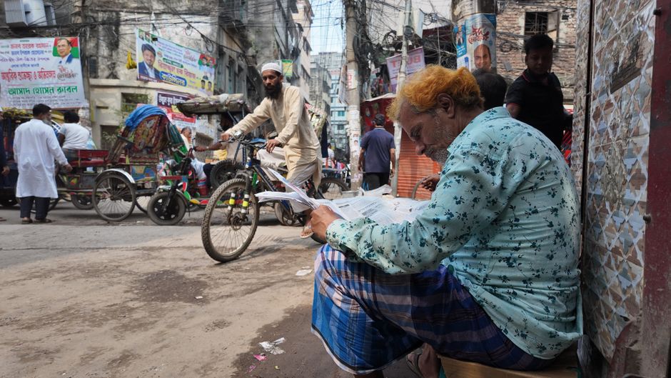 Bangladesh Limits Shopping Mall Operating Hours to Address Energy Shortages