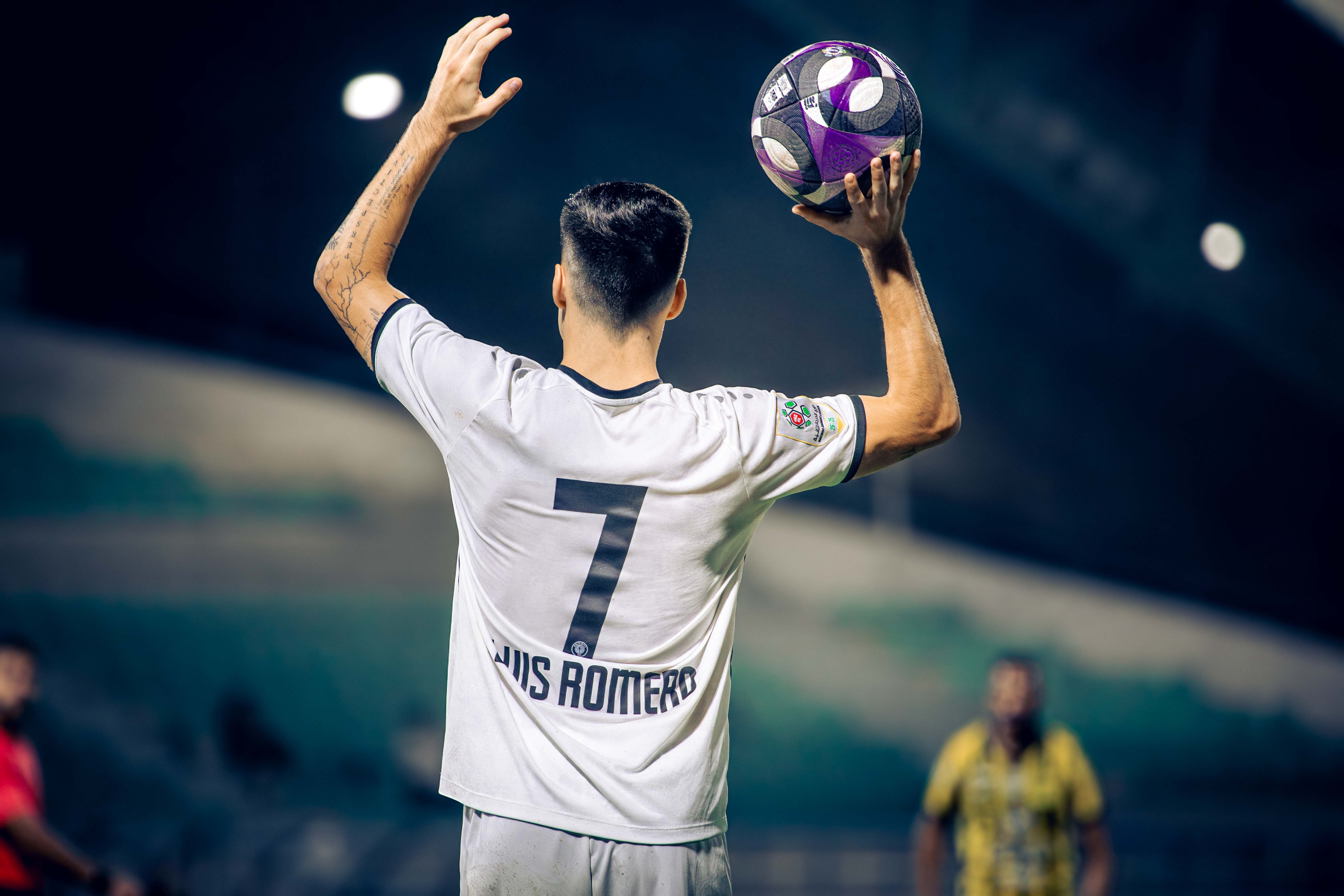 Les biographies de footballeurs méconnus à découvrir
