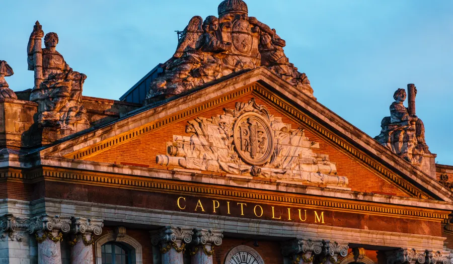 Le Capitole et le centre rose
