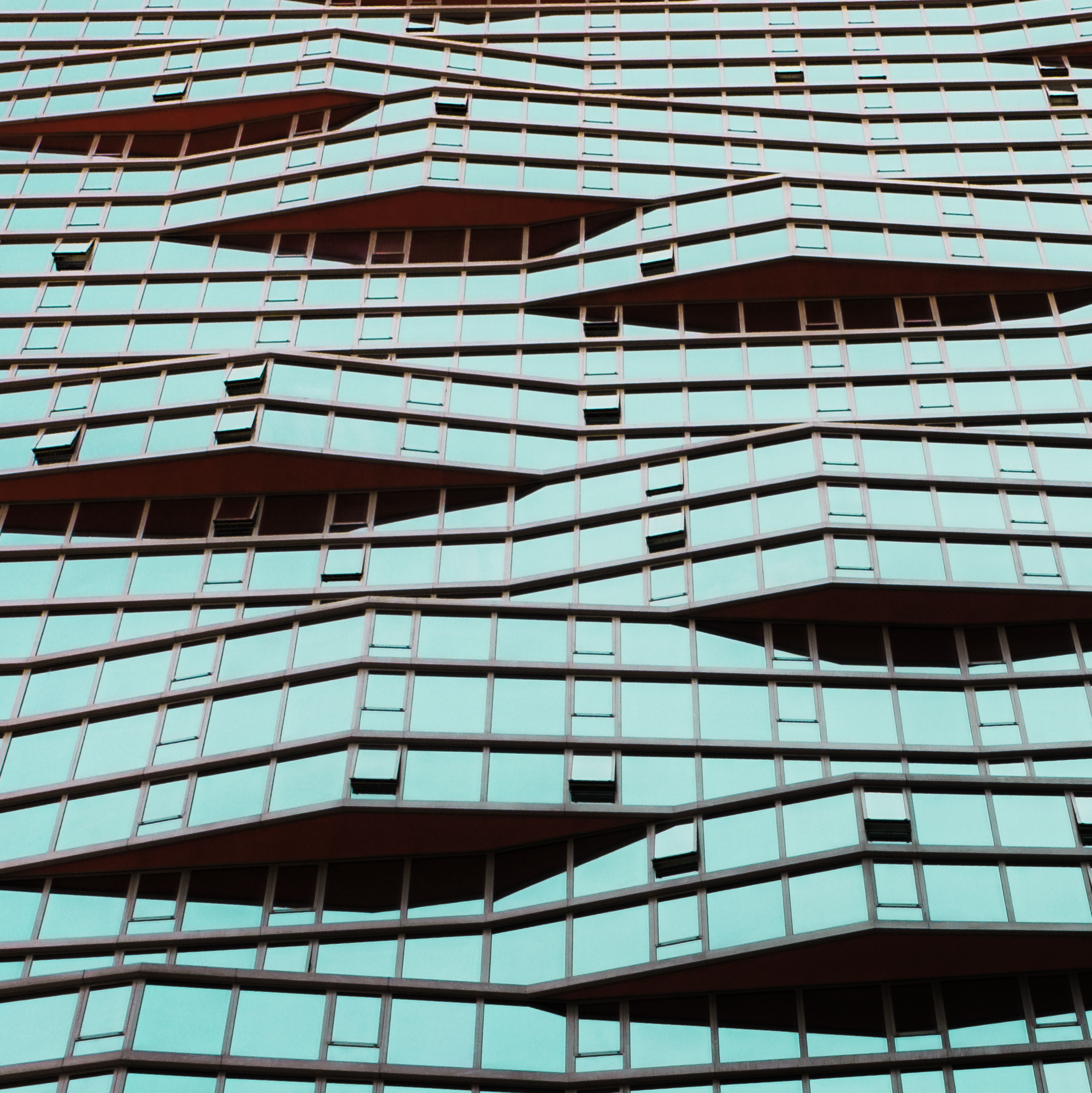 Modern Skyscraper Facade in Chicago · Free Stock Photo