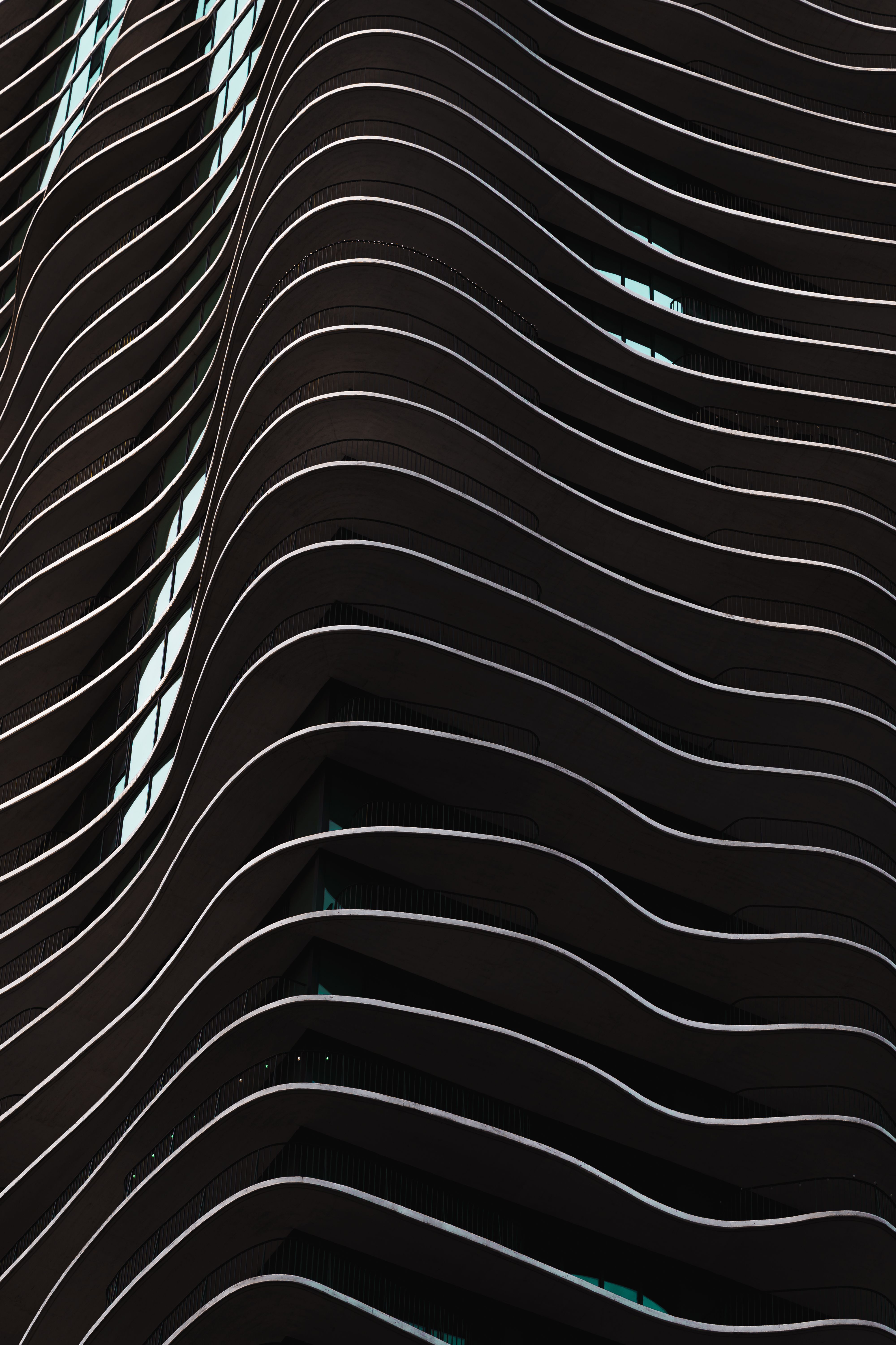 Dynamic Architectural Waves of Aqua Tower · Free Stock Photo