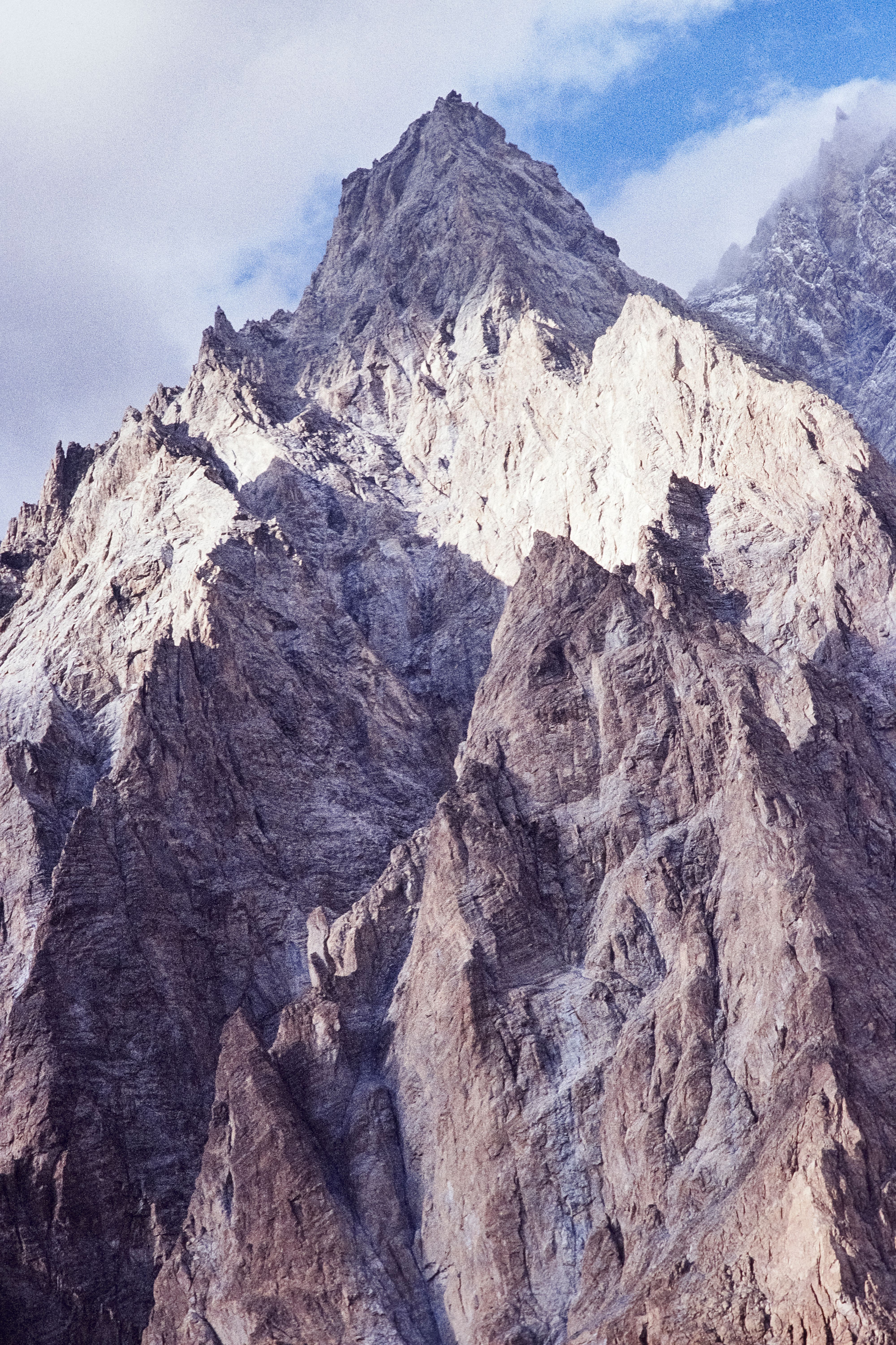 Stunning view of rugged peaks in the Karakoram Range, showcasing nature's grandeur in Pakistan.