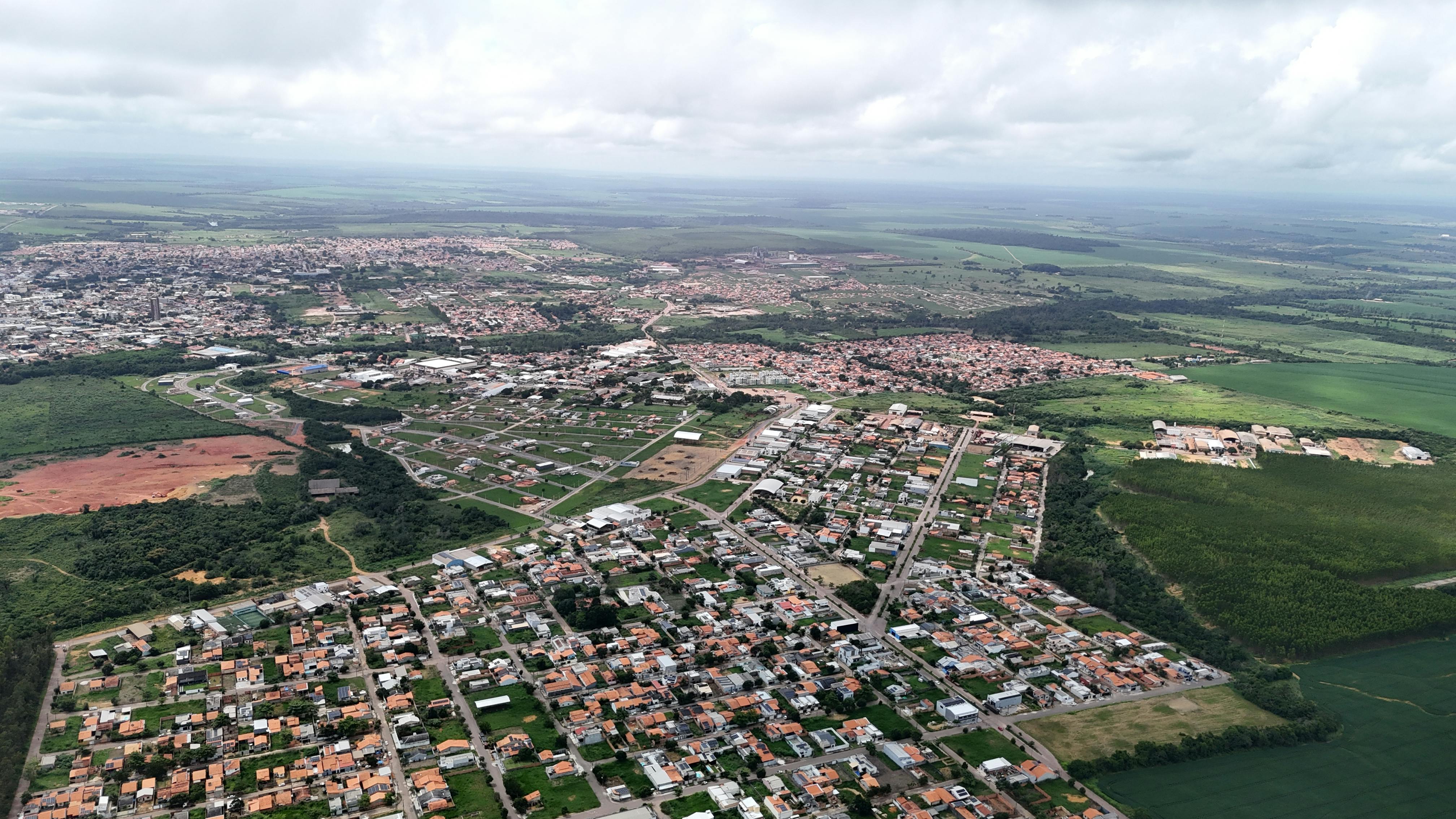 Explore the stunning aerial view of Paragominas city and lush green surroundings in Brazil.