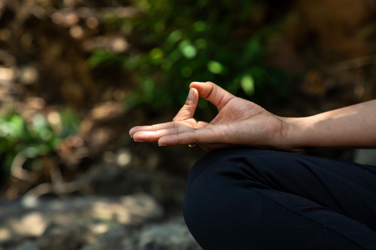 Qu'est-ce qu'un mudra et comment le pratiquer ? - Les principaux mudras à connaître et leurs intentions