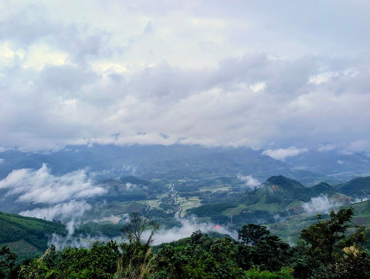 Low Lying Clouds Covering the Mountain Valley · Free Stock Photo