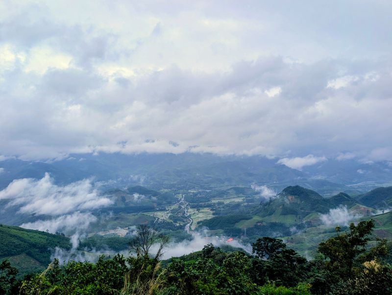 Low Lying Clouds Covering the Mountain Valley · Free Stock Photo