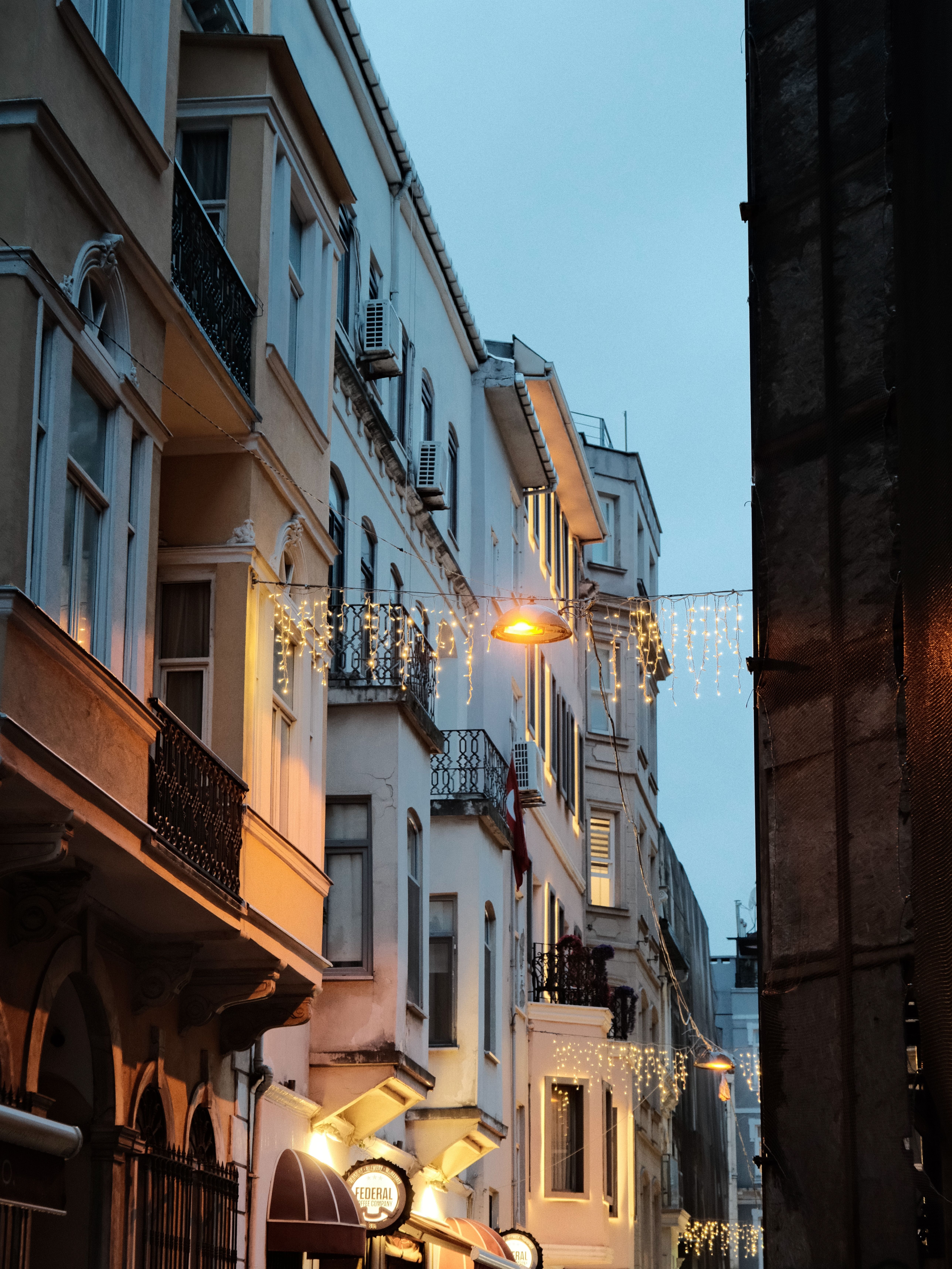 Charming Evening Street in İstanbul with Festive Lights · Free Stock Photo