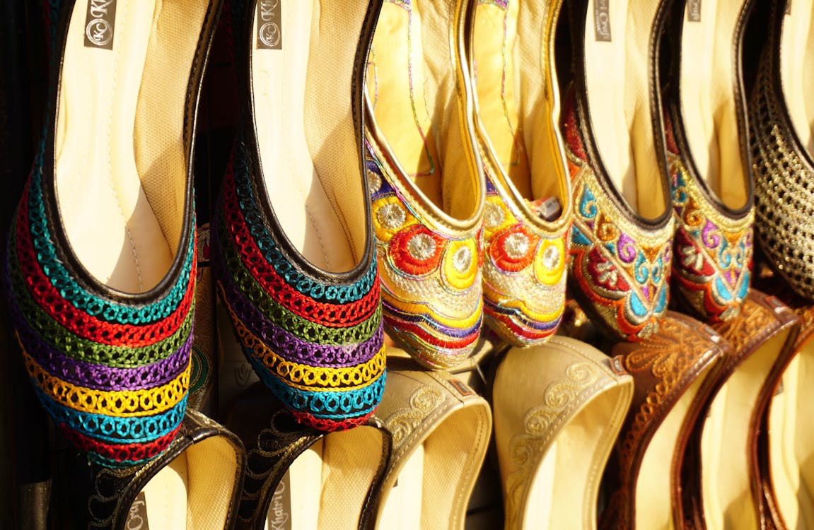 무료 여러 가지 빛깔의 신발 로트 스톡 사진