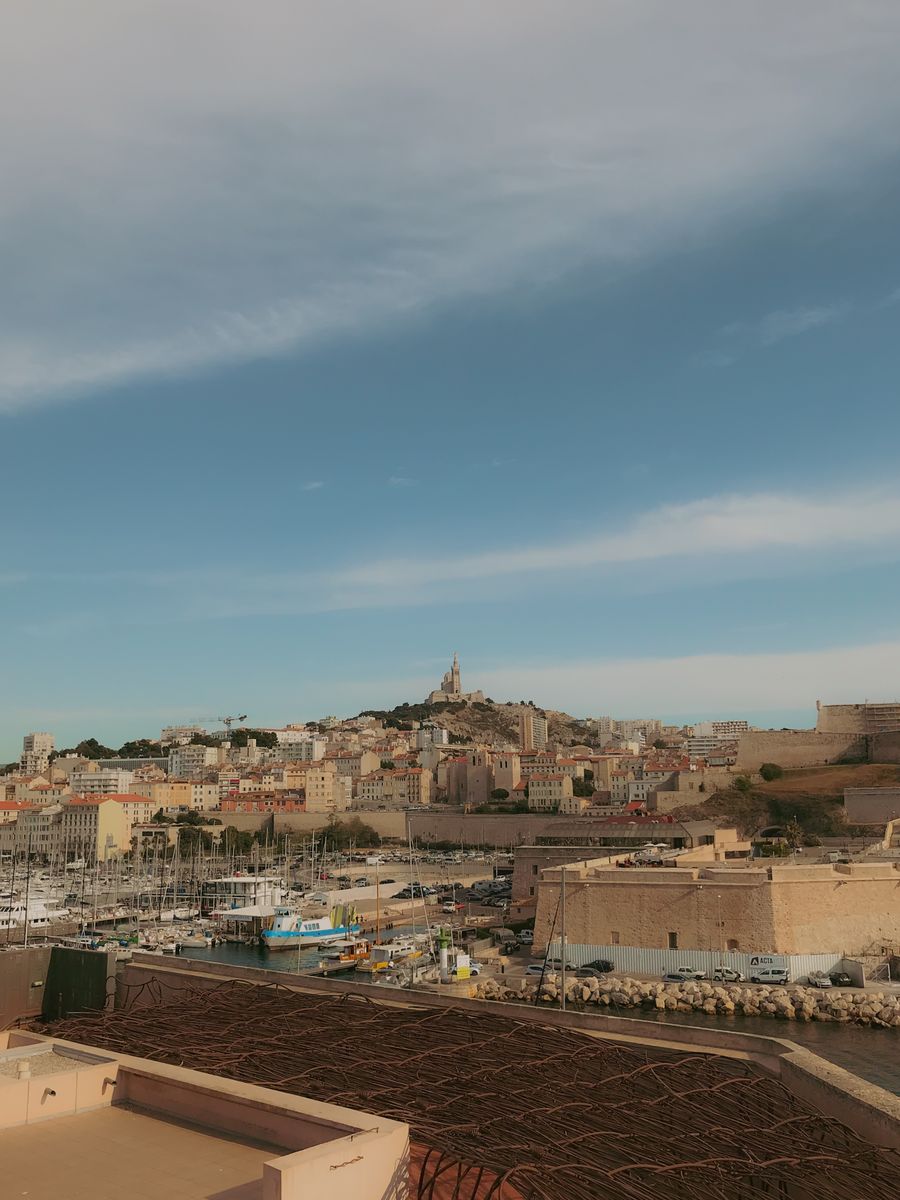 Le Vieux-Port de Marseille et Notre-Dame de la Garde
