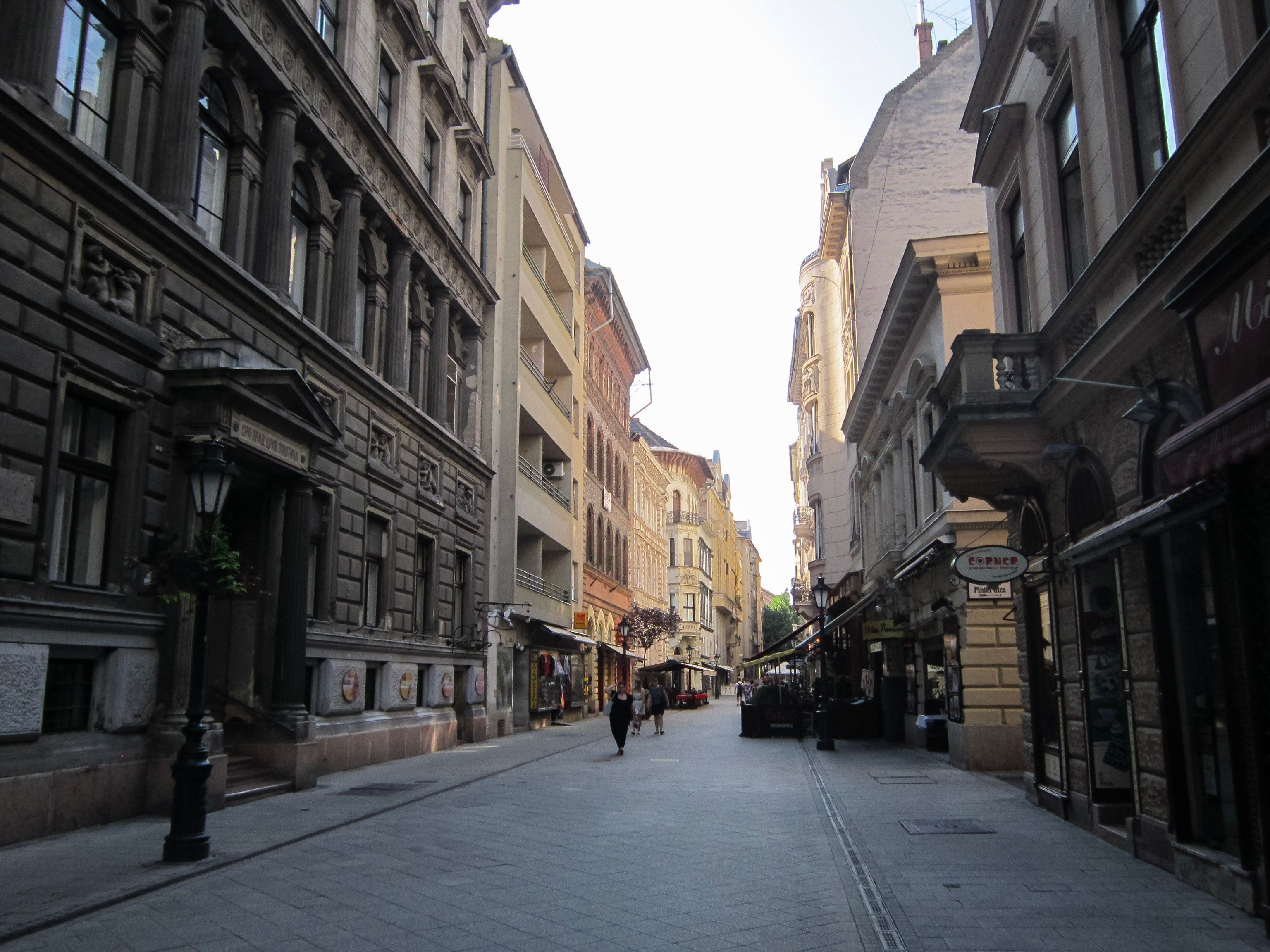 Quartier juif et ruin bars