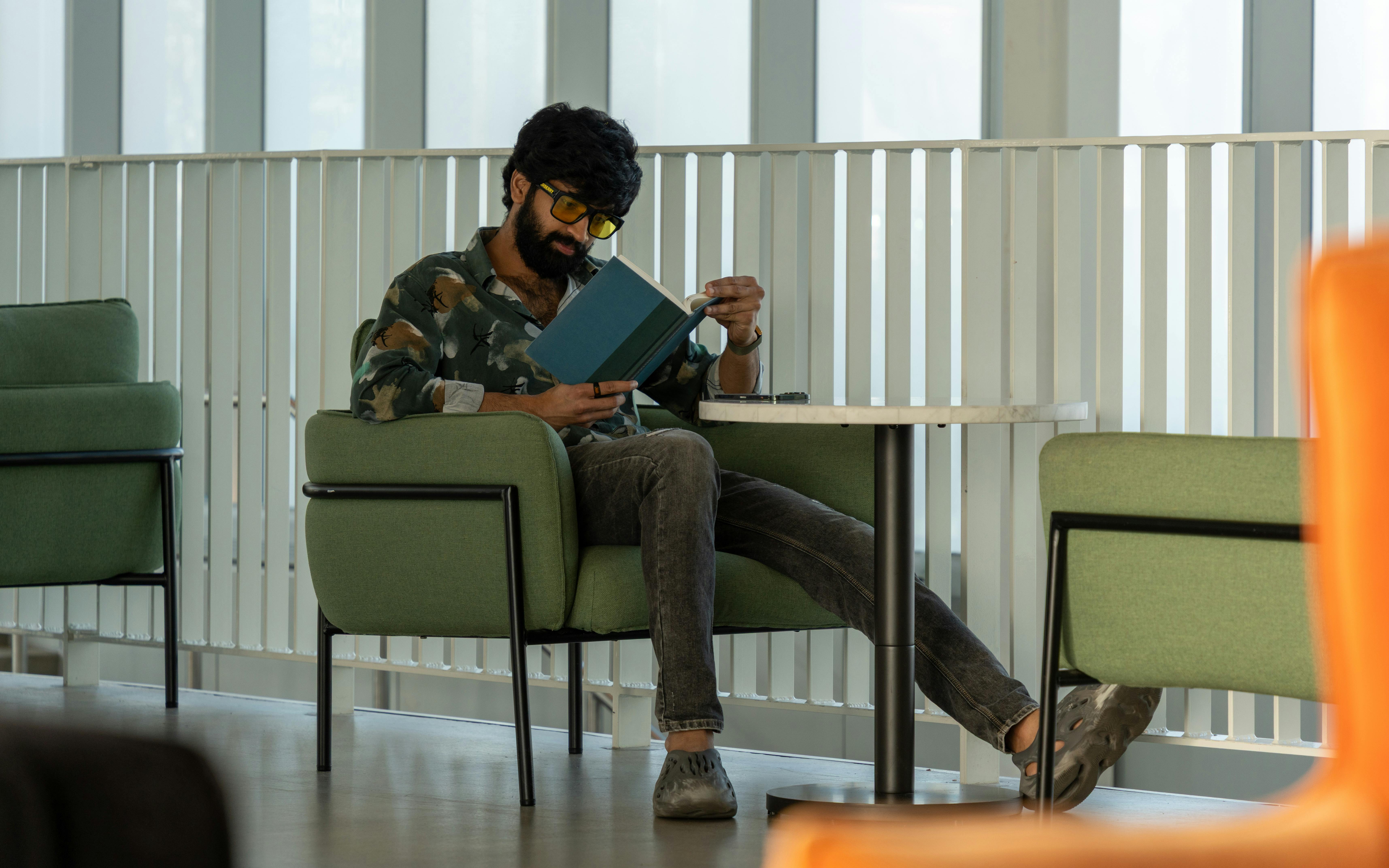 28 Self Development Books To Change Your Life In 2026 — Photo by Yusuf Mahammed on Pexels