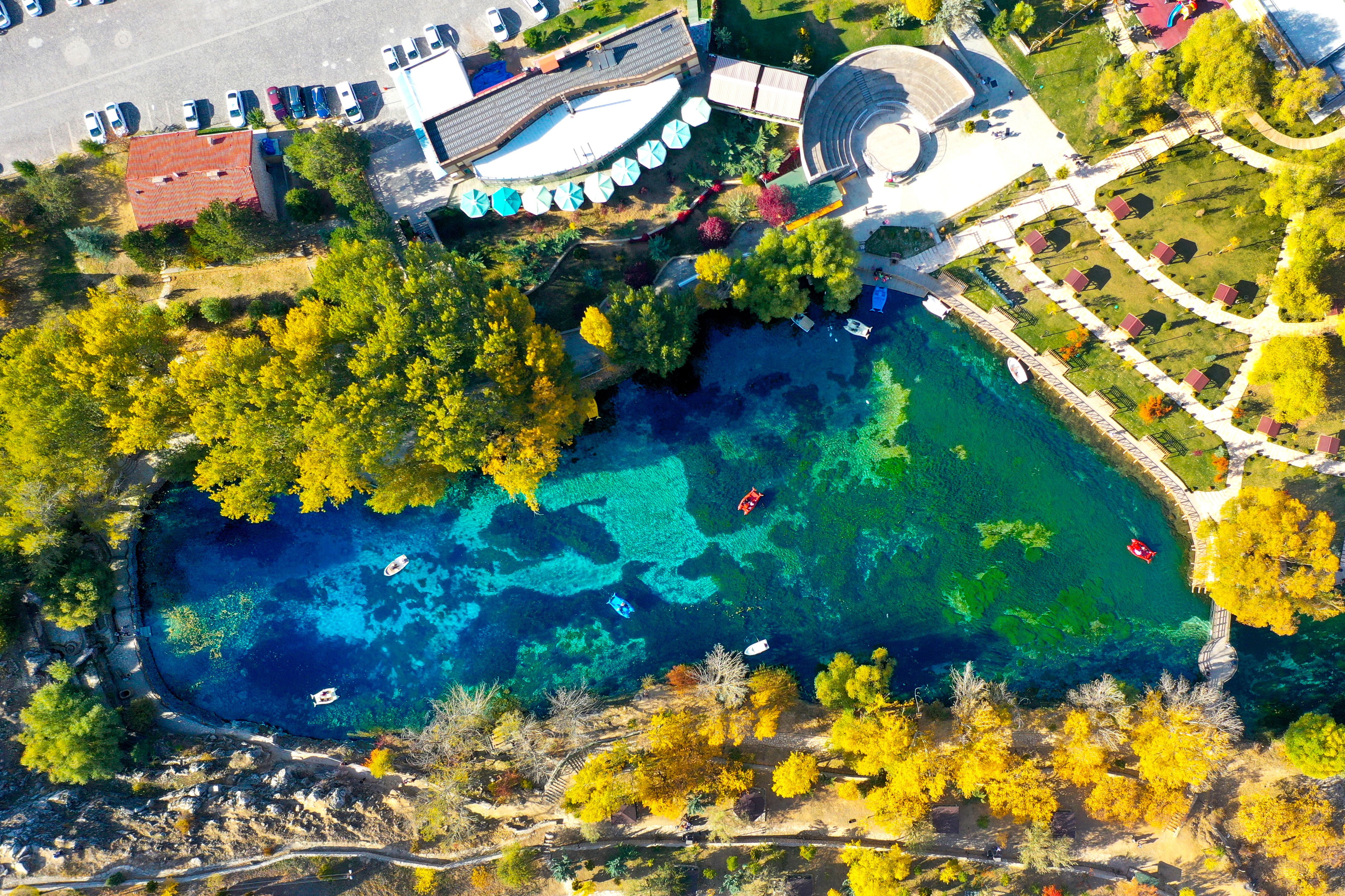 Searches for 'hidden gems' surge during holiday — Photo by Yunuscan Zeybek on Pexels
