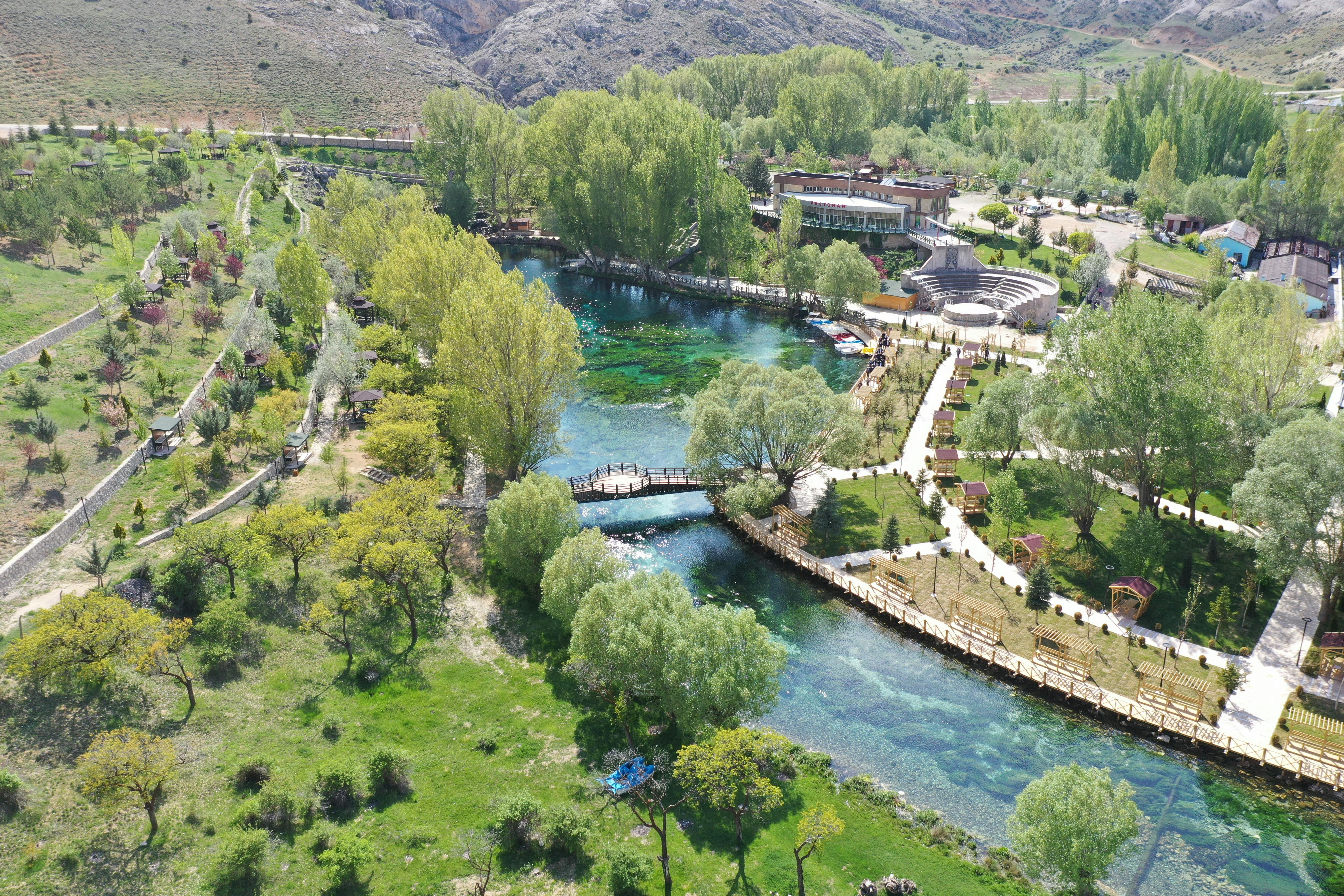 Anadolu'da Bahar Mevsimi Gezilecek Yerler: Renkli Rotalar ve Yerel Sırları Keşfet