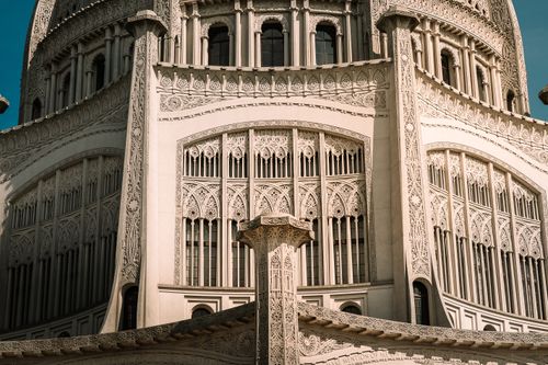 Free Close-up of Bahá'í House of Worship in Wilmette showcasing intricate architectural design. Stock Photo